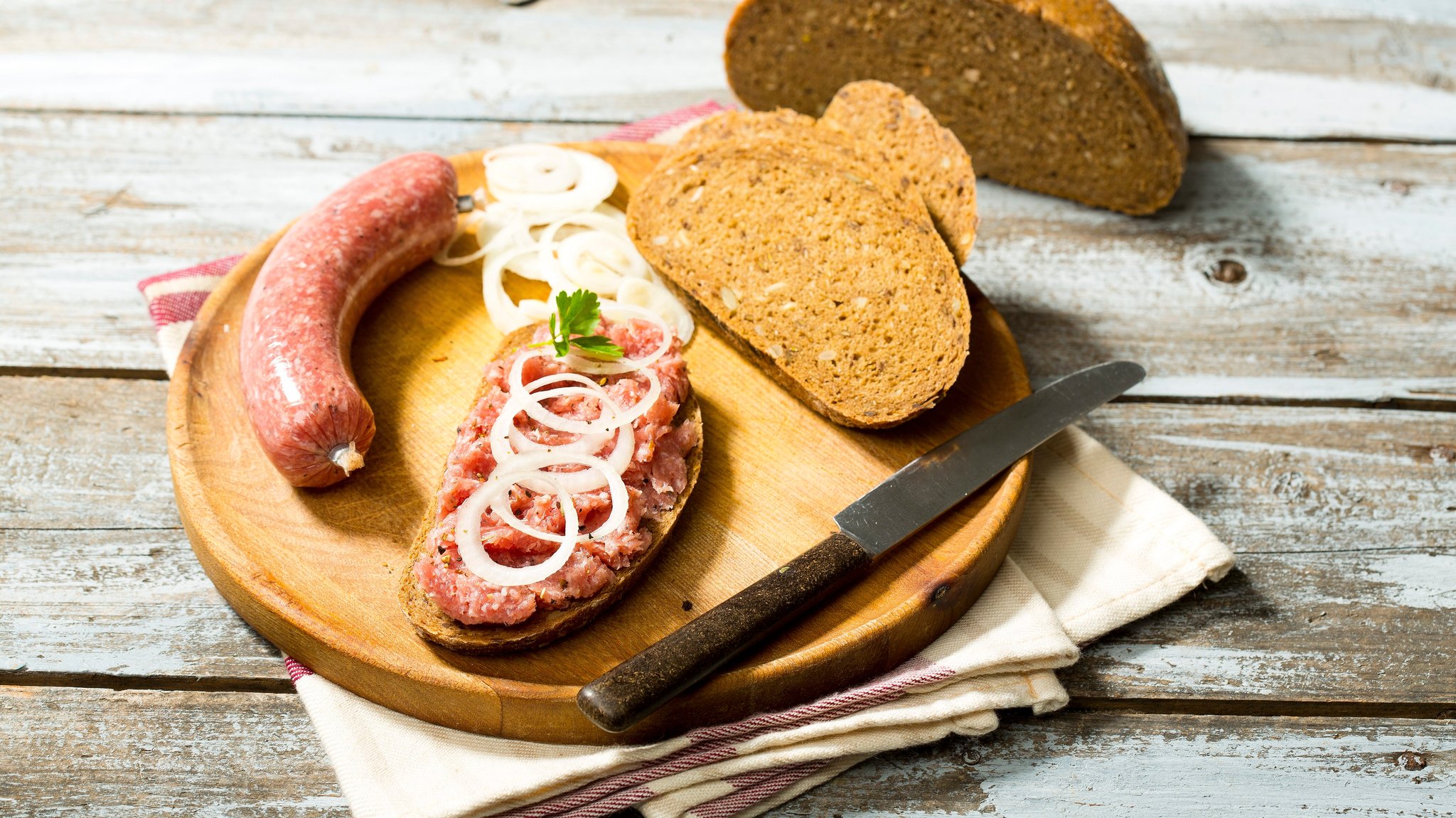 Zwiebelmettwurst wegen Gefahr von Ehec-Bakterien zurückgerufen