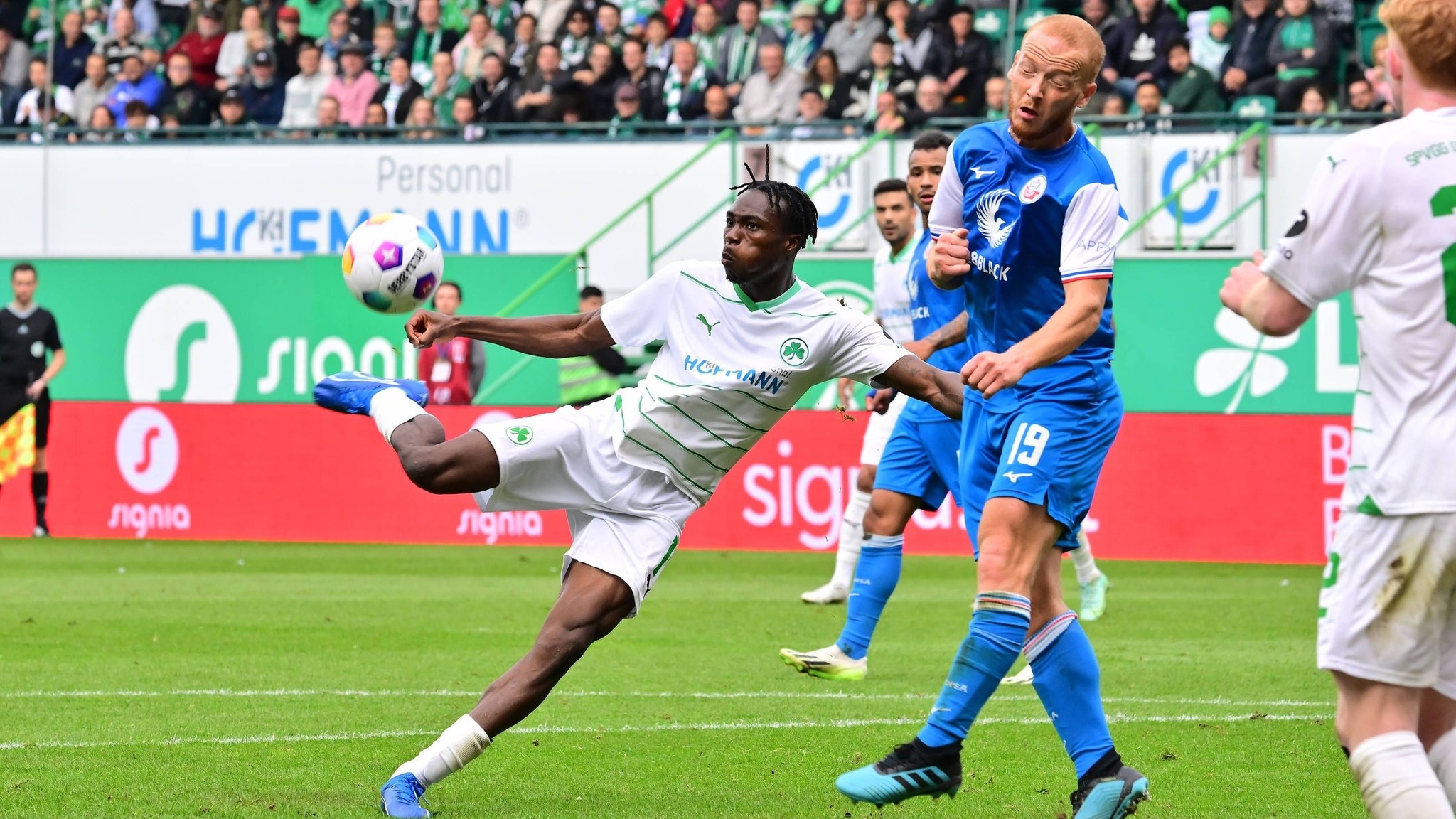 Spielszene SpVgg Greuther Fürth - FC Hansa Rostock