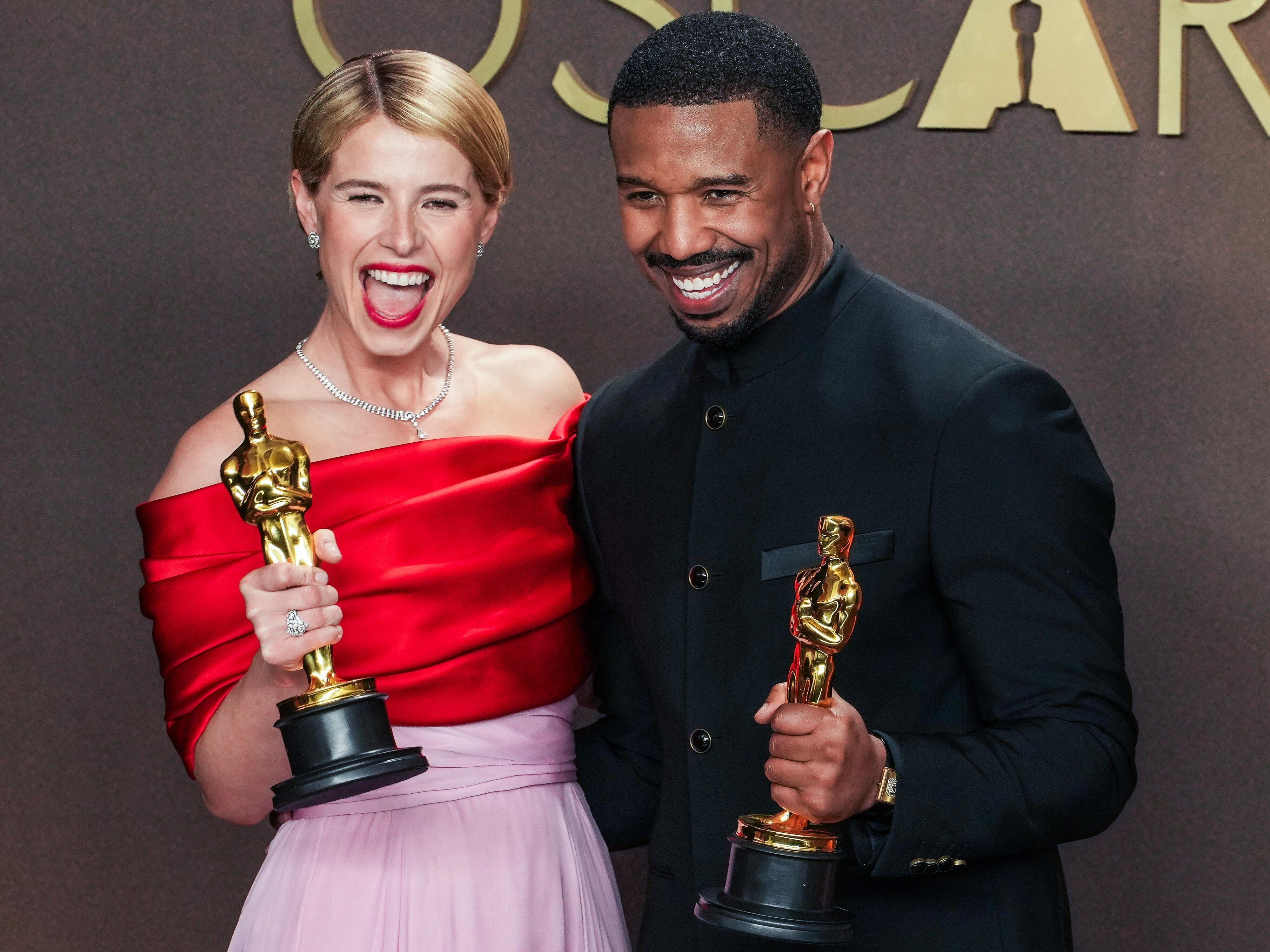 Jessie Buckley wurde als beste Hauptdarstellerin ausgezeichnet, Michael B. Jordan als bester Hauptdarsteller
