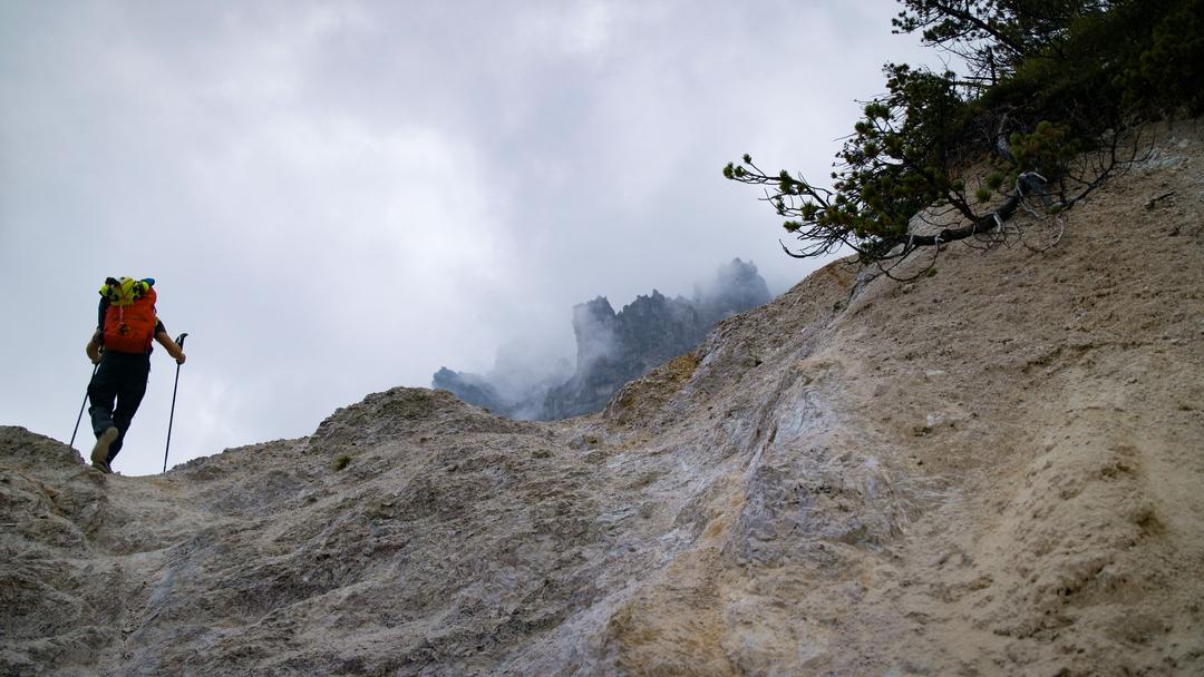 Bergretter der Bergwacht Ramsau beim Aufstieg in Richtung Watzmann-Südspitze.