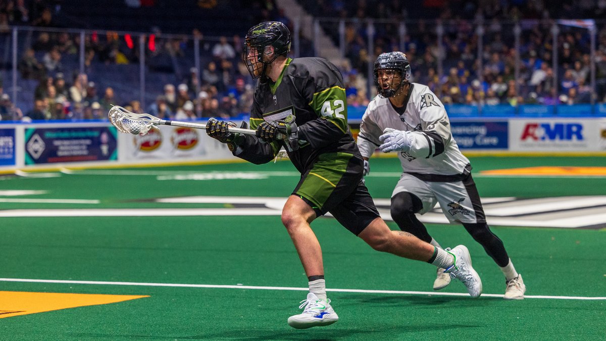 Zwei Lacrosse-Spieler in einem Spiel in der amerikanischen Liga (Archivbild)