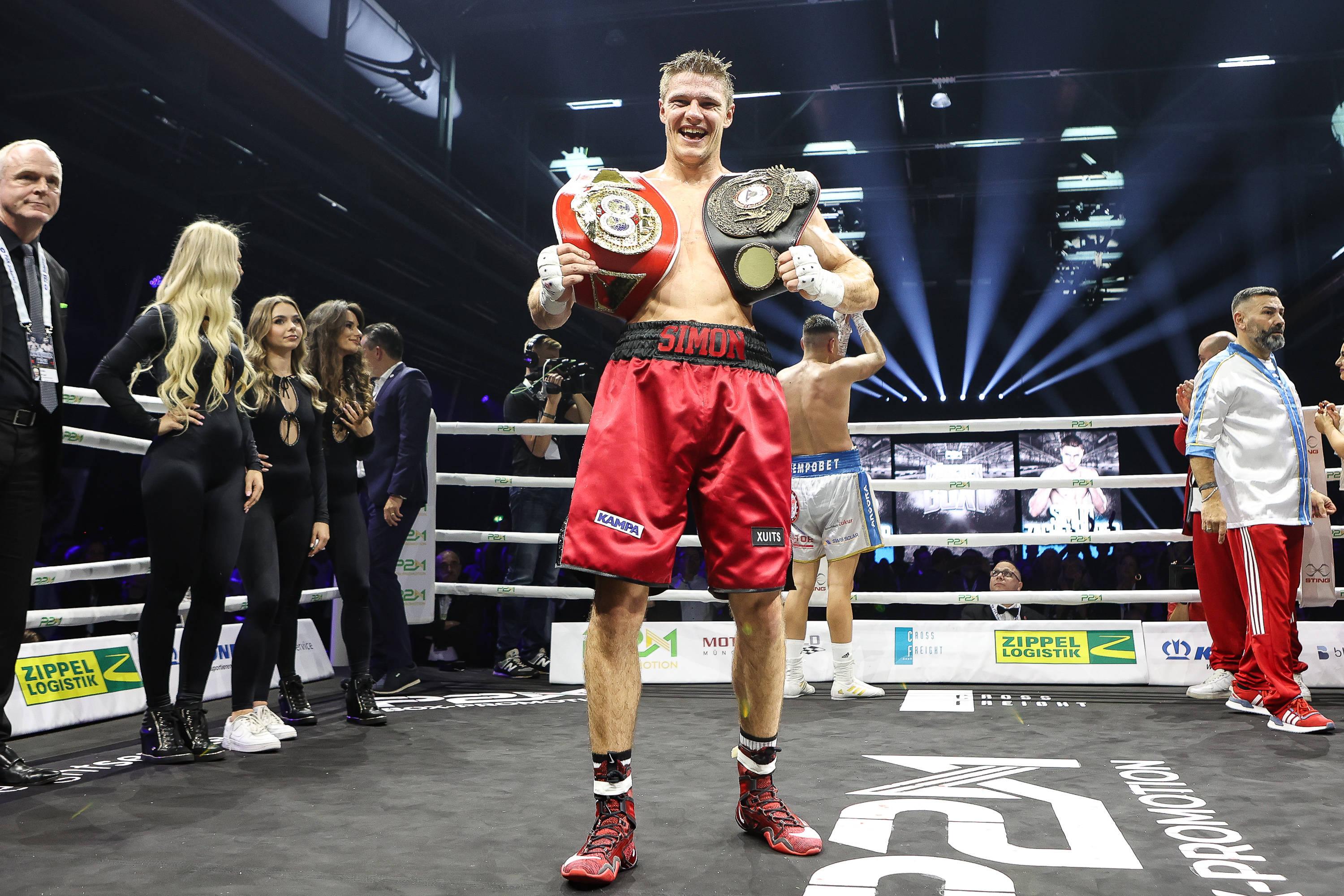 Boxer Simon Zachenhuber verteidigt EM-Titel durch K.o.-Sieg BR24