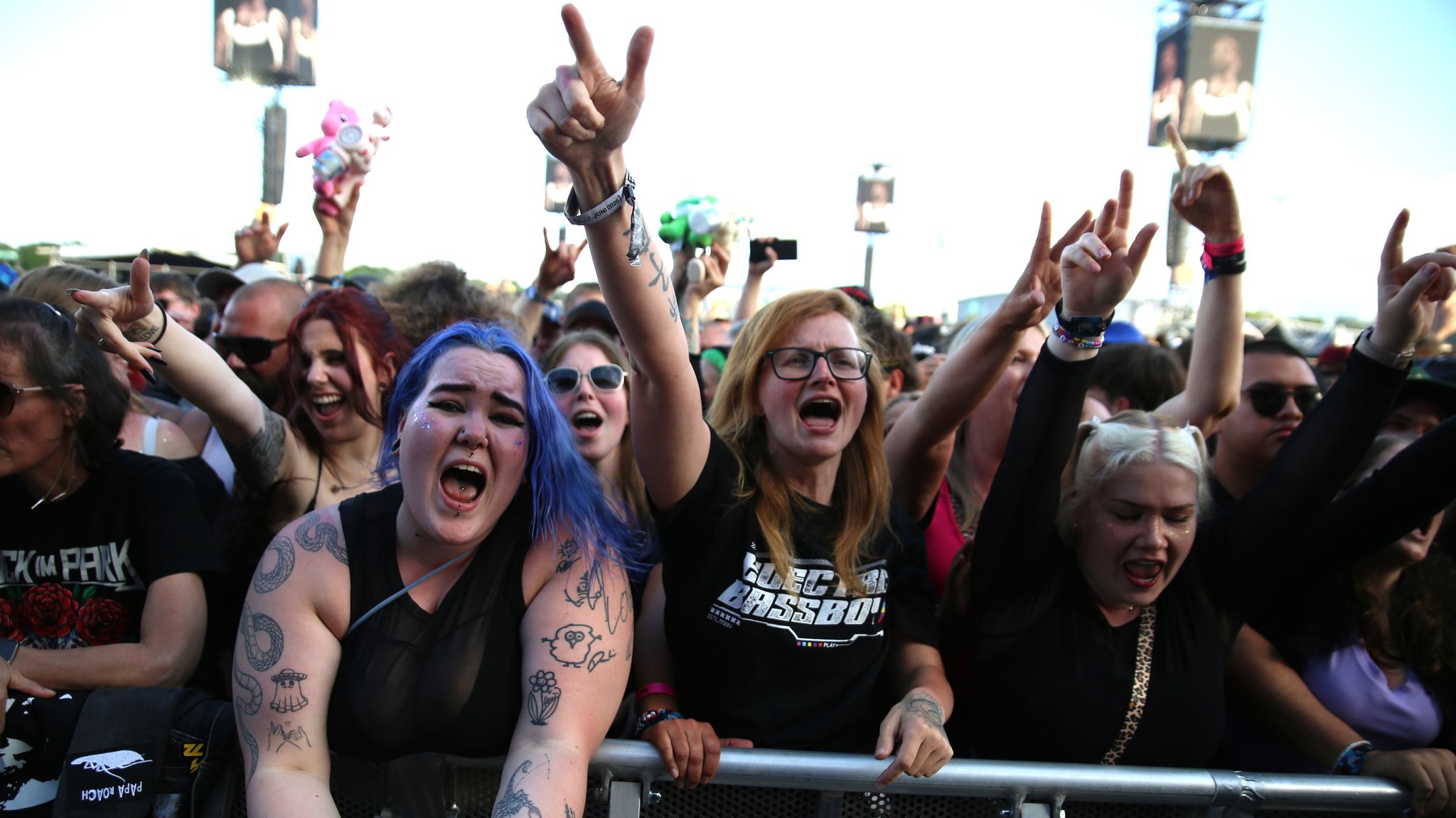 Menschen feiern bei rock im Park | Bild: BR / Isabel Pogner Menschen feiern bei rock im Park