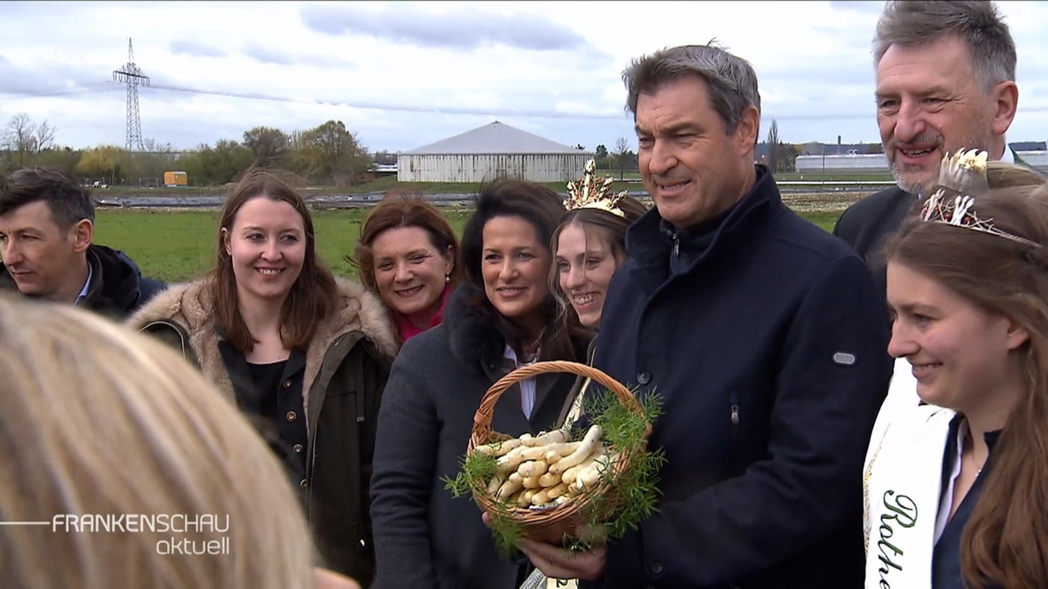 Offizielle Eröffnung der Spargelsaison im Nürnberger Knoblauchsland mit Ministerpräsident Markus Söder und Agrarministern Michaela Kaniber (beide CSU).

