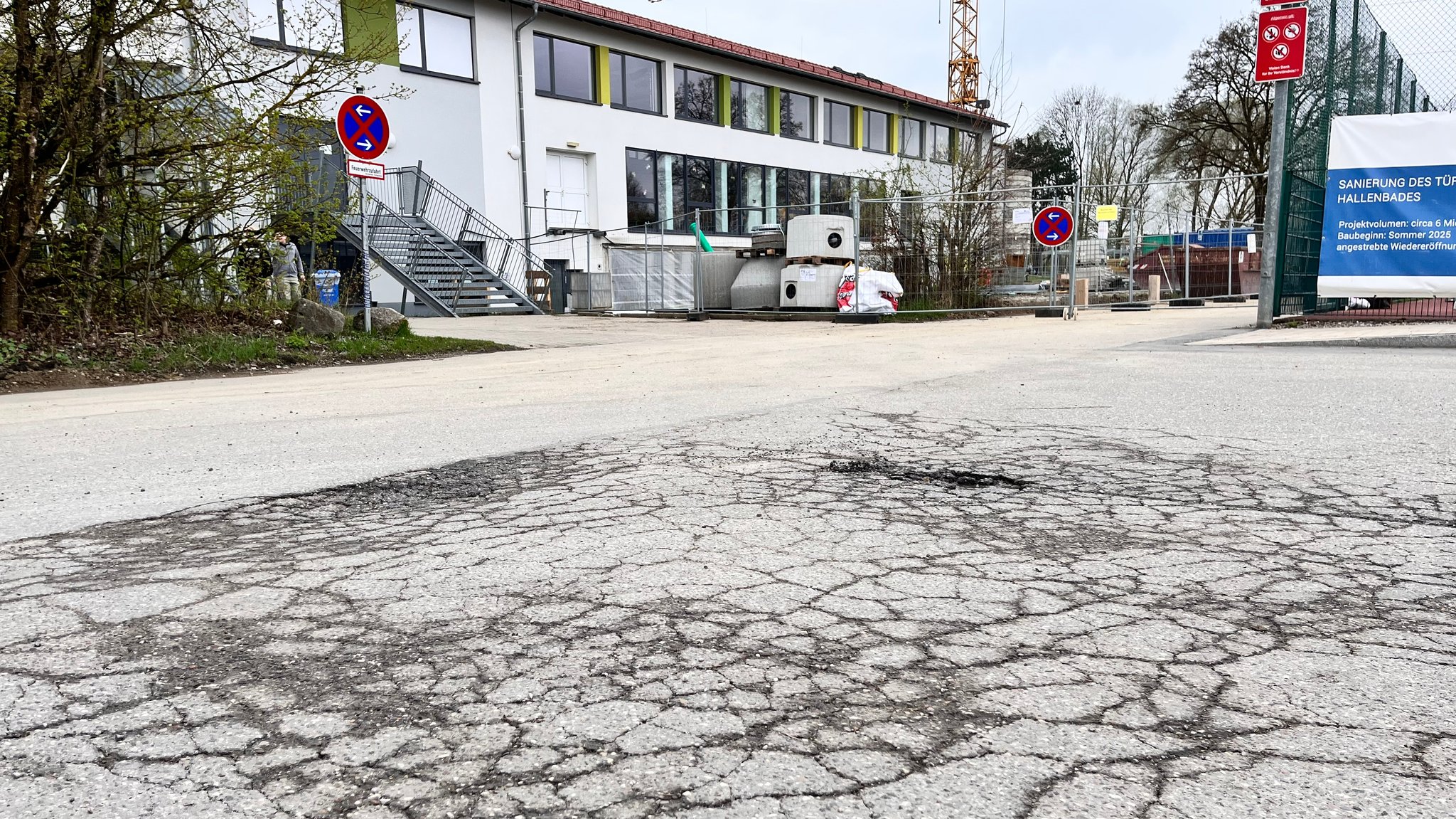Nach hartem Winter: Bayerns Kommunen kämpfen gegen Schlaglöcher