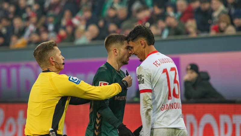 FC Augsburg - Werder Bremen | Bild: picture-alliance/dpa FC Augsburg - Werder Bremen