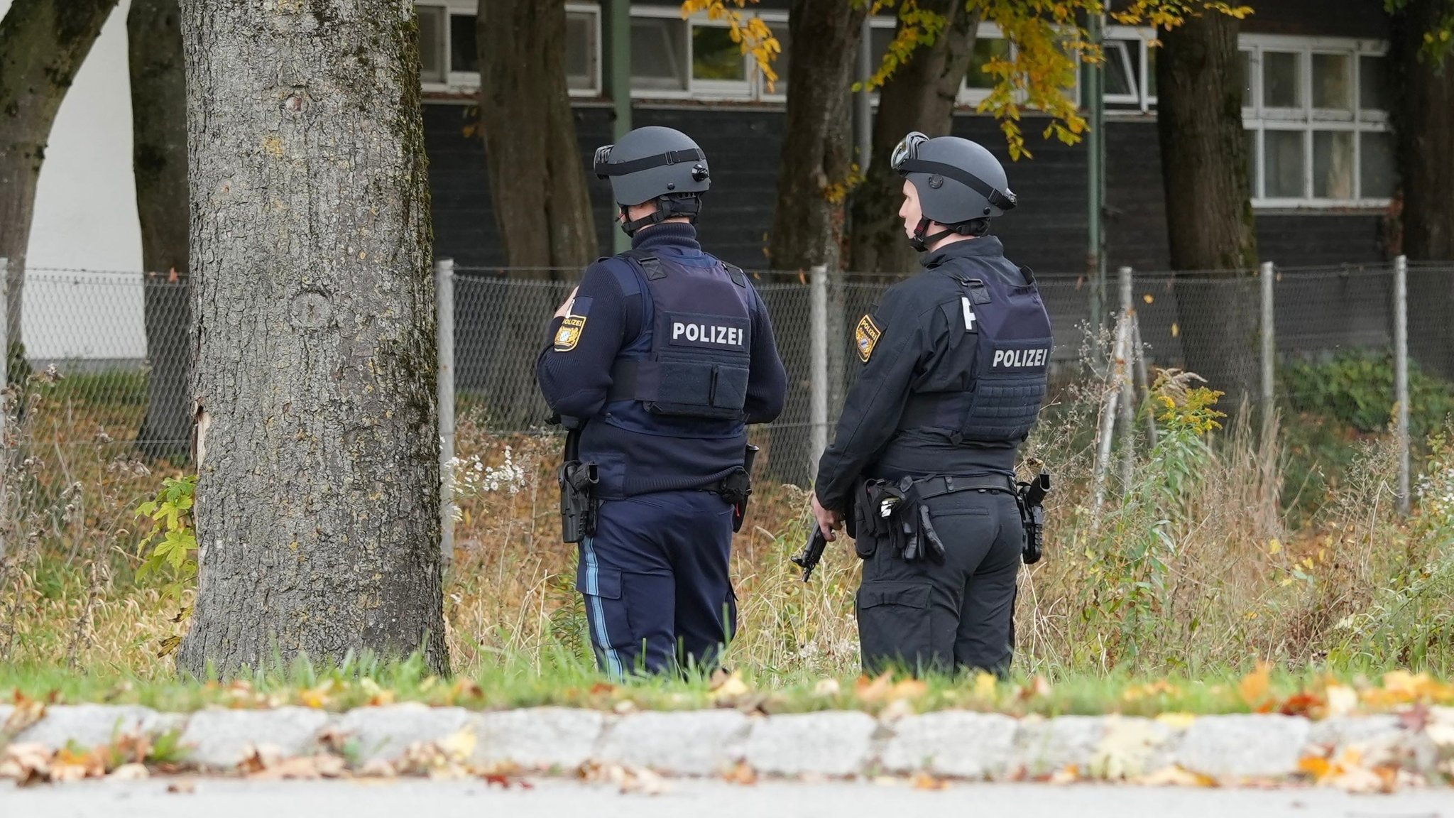 Bürgermeister und Landrat von Erding bemängeln die Kommunikation der Sicherheitsbehörden.