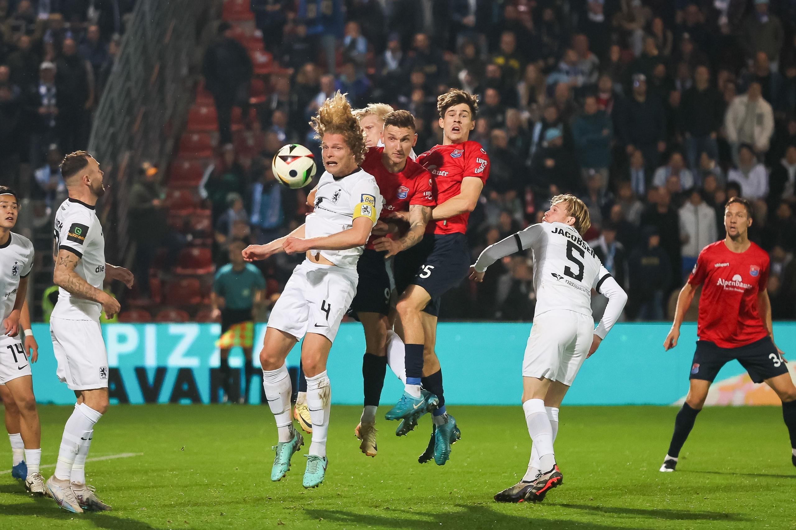 Spielszene SpVgg Unterhaching - TSV 1860 München