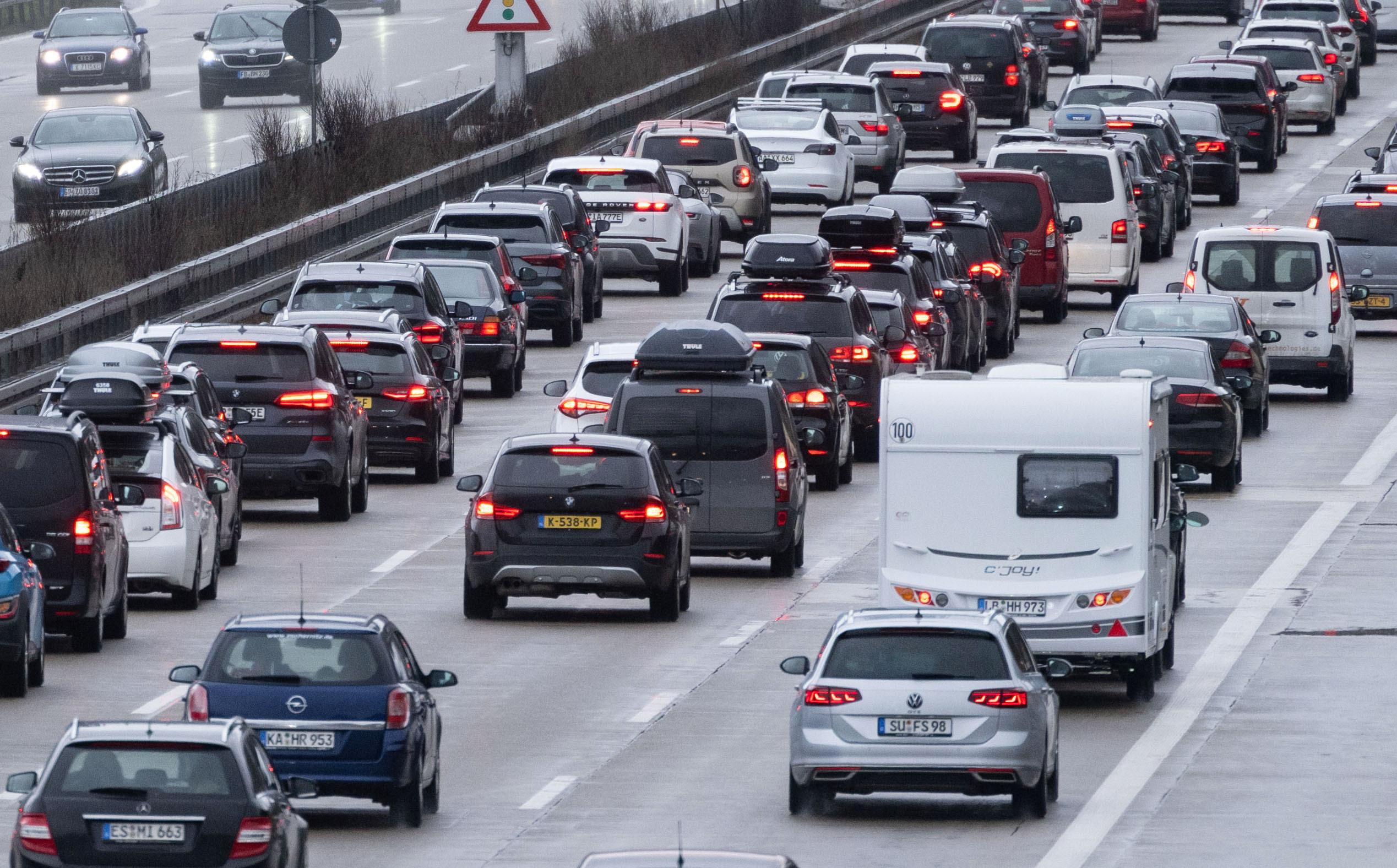 Start In Die Faschingsferien - Ein Blick Auf Die Verkehrslage | BR24