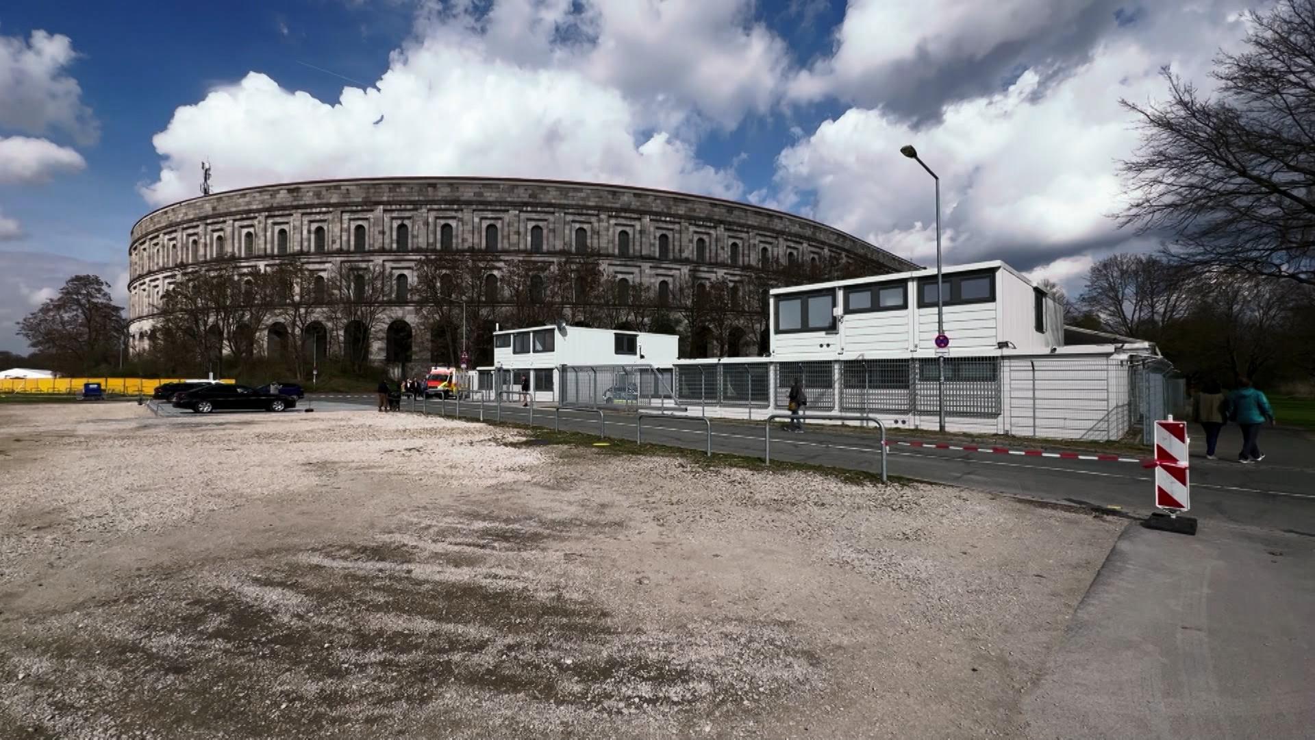 Übergangsbauten an Nürnberger Kongresshalle
