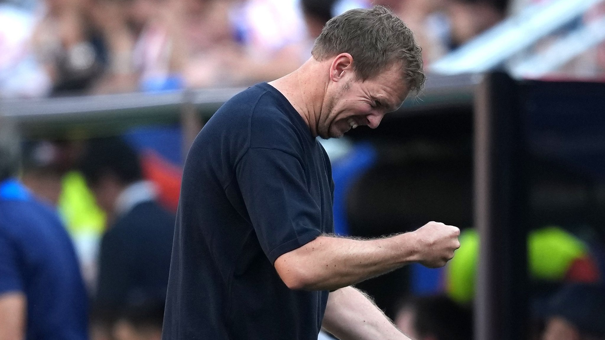29.06.2026, USA, Boston: Fußball, Männer, WM 2026, Nationalmannschaft, Deutschland - Paraguay, Sechzehntelfinale im Boston -Stadion, Bundestrainer Julian Nagelsmann reagiert. (zu Nagelsmann als Bundestrainer zurückgetreten)
EINSCHRÄNKUNGEN: Die Nutzung unterliegt Einschränkungen. Ausschließlich redaktionelle Nutzung, keine kommerzielle Nutzung ohne vorherige Zustimmung des Rechteinhabers. Foto: Martin Rickett/PA Wire/dpa +++ dpa-Bildfunk +++ | Bild: dpa-Bildfunk/Martin Rickett 29.06.2026, USA, Boston: Fußball, Männer, WM 2026, Nationalmannschaft, Deutschland - Paraguay, Sechzehntelfinale im Boston -Stadion, Bundestrainer Julian Nagelsmann reagiert. (zu Nagelsmann als Bundestrainer zurückgetreten)
EINSCHRÄNKUNGEN: Die Nutzung unterliegt Einschränkungen. Ausschließlich redaktionelle Nutzung, keine kommerzielle Nutzung ohne vorherige Zustimmung des Rechteinhabers. Foto: Martin Rickett/PA Wire/dpa +++ dpa-Bildfunk +++