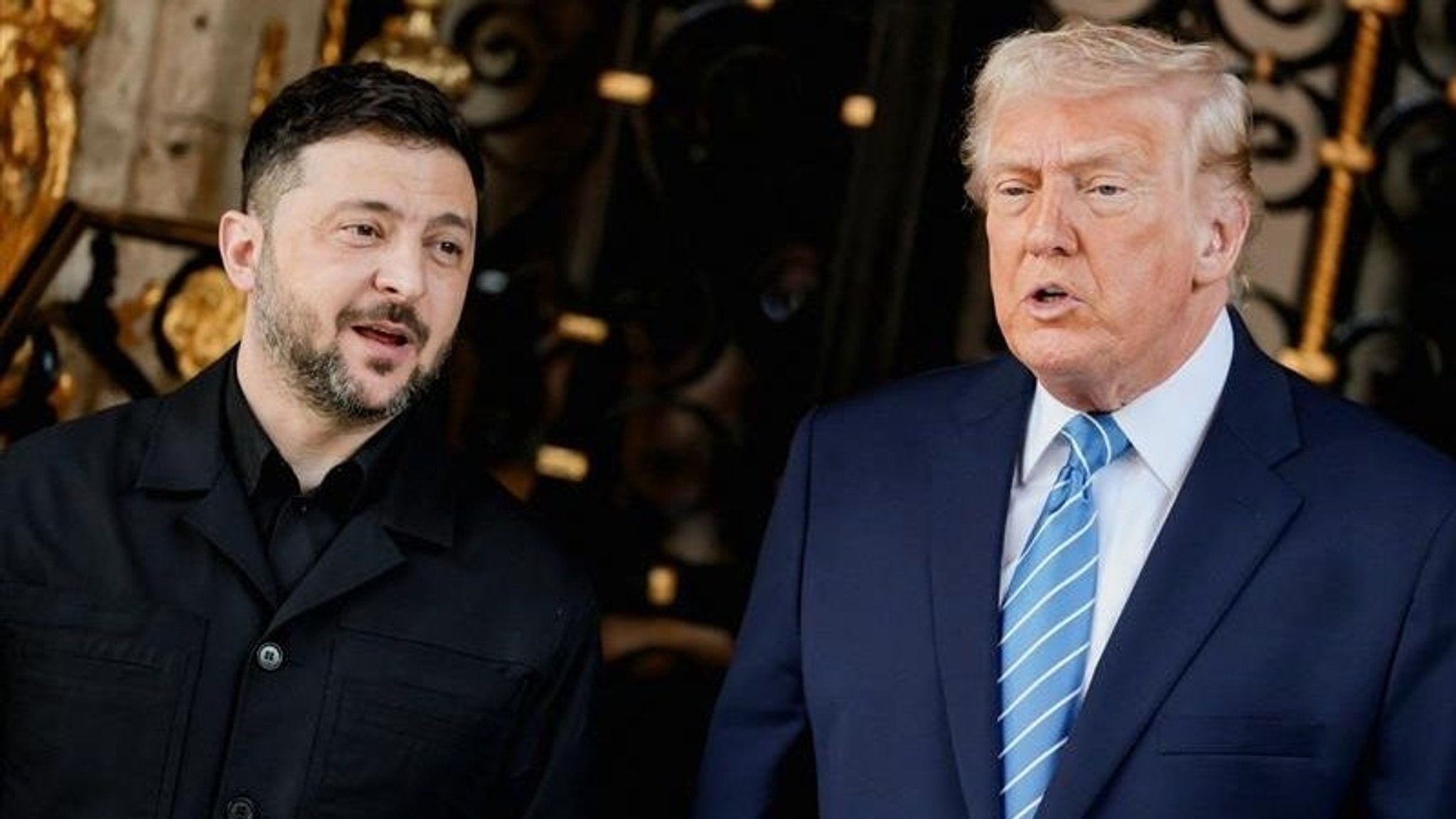 Der ukrainische Präsident Selenskyj ist in Florida mit US-Präsident Trump auf dessen Privatanwesen zusammengekommen. | Bild: REUTERS/Jonathan Ernst Der ukrainische Präsident Selenskyj ist in Florida mit US-Präsident Trump auf dessen Privatanwesen zusammengekommen.