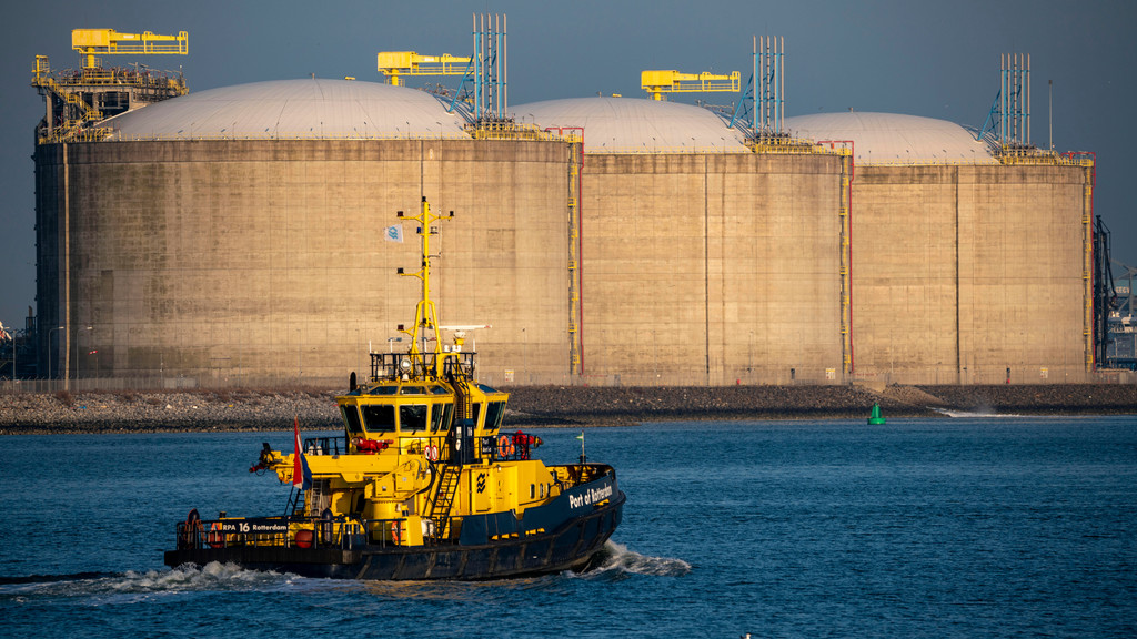 LNG-Importterminal mit Tanks für flüssiges Erdgas im Seehafen von Rotterdam