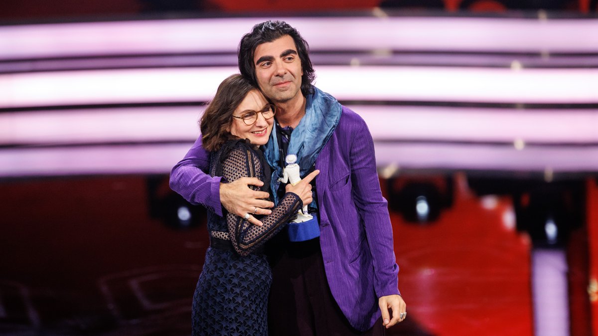 Fatih Akin (r) und Nurhan Sekerci-Porst wurden für den Film "Rheingold" mit dem Bayerischen Filmpreis ausgezeichnet.