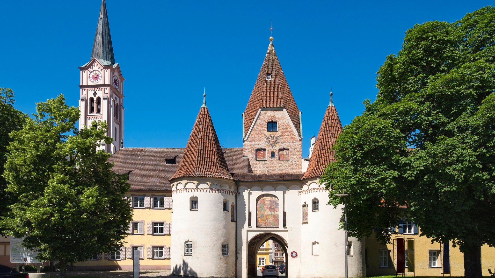 Symbolbild: Stadttor und Türme von Weißenhorn