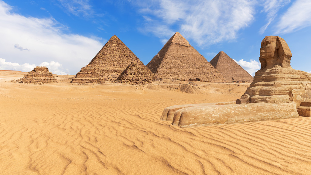 Pyramiden von Gizeh und Sphinx