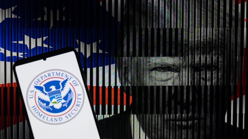 Wer ist vom Stopp der US-Studentenvisumsprogramme betroffen und worauf muss man jetzt achten? | Bild: picture alliance / Sipa USA | Jonathan Raa Wer ist vom Stopp der US-Studentenvisumsprogramme betroffen und worauf muss man jetzt achten?