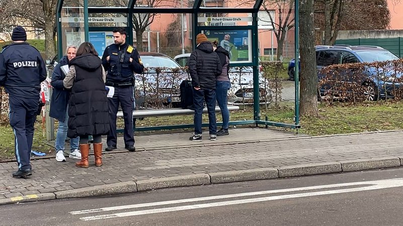 Polizei ermittelt in Ingolstadt in Tatortnähe | Bild: News 5 Polizei ermittelt in Ingolstadt in Tatortnähe