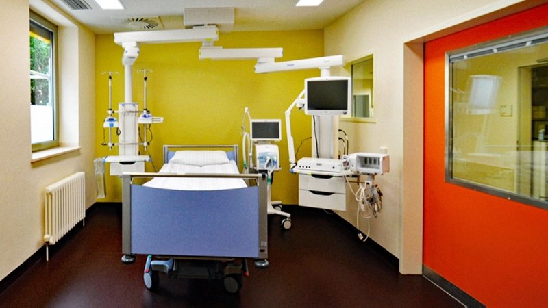 Krankenzimmer in Farbe