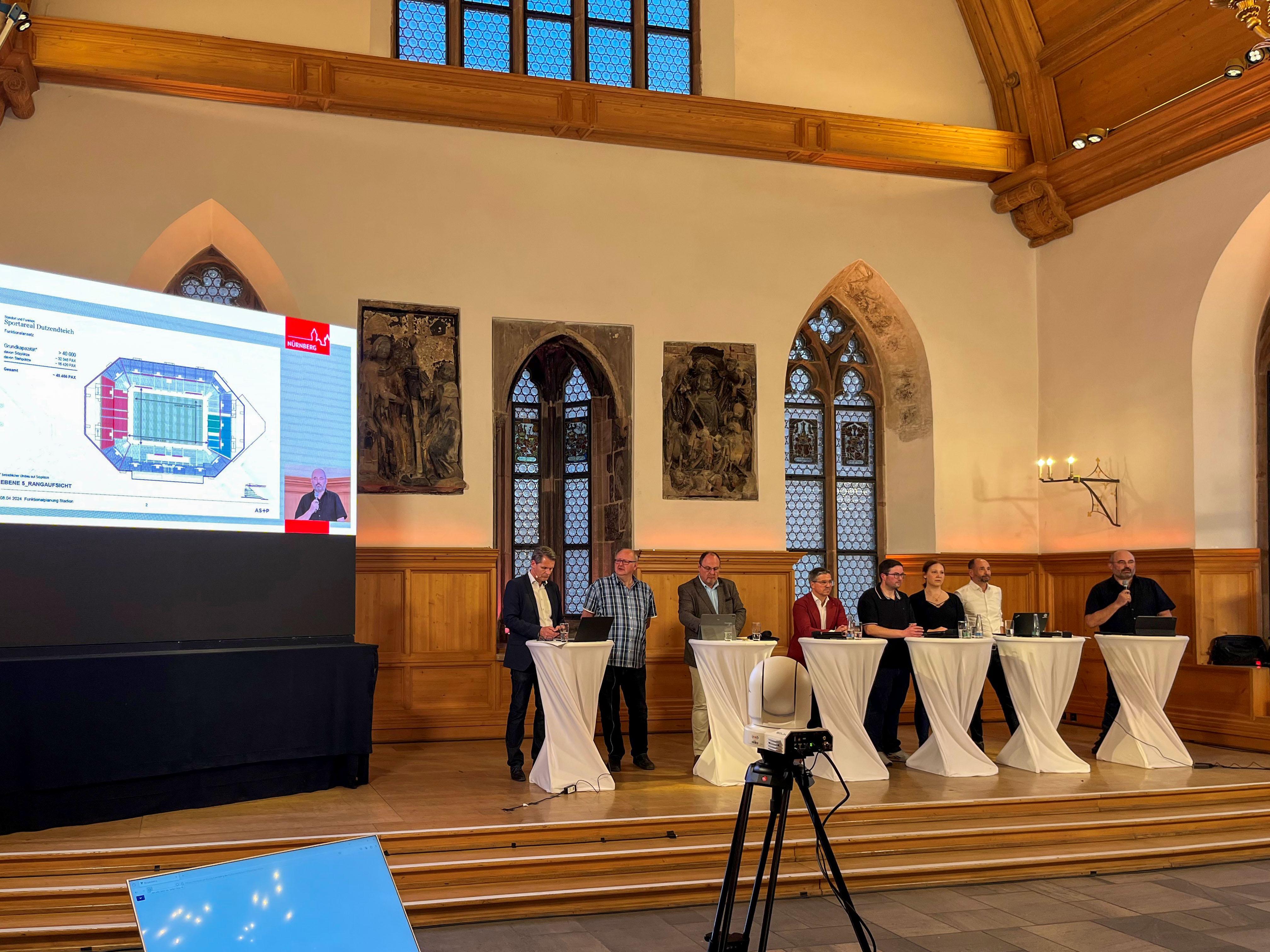 Podiumsdiskussion im Nürnberger Rathaus