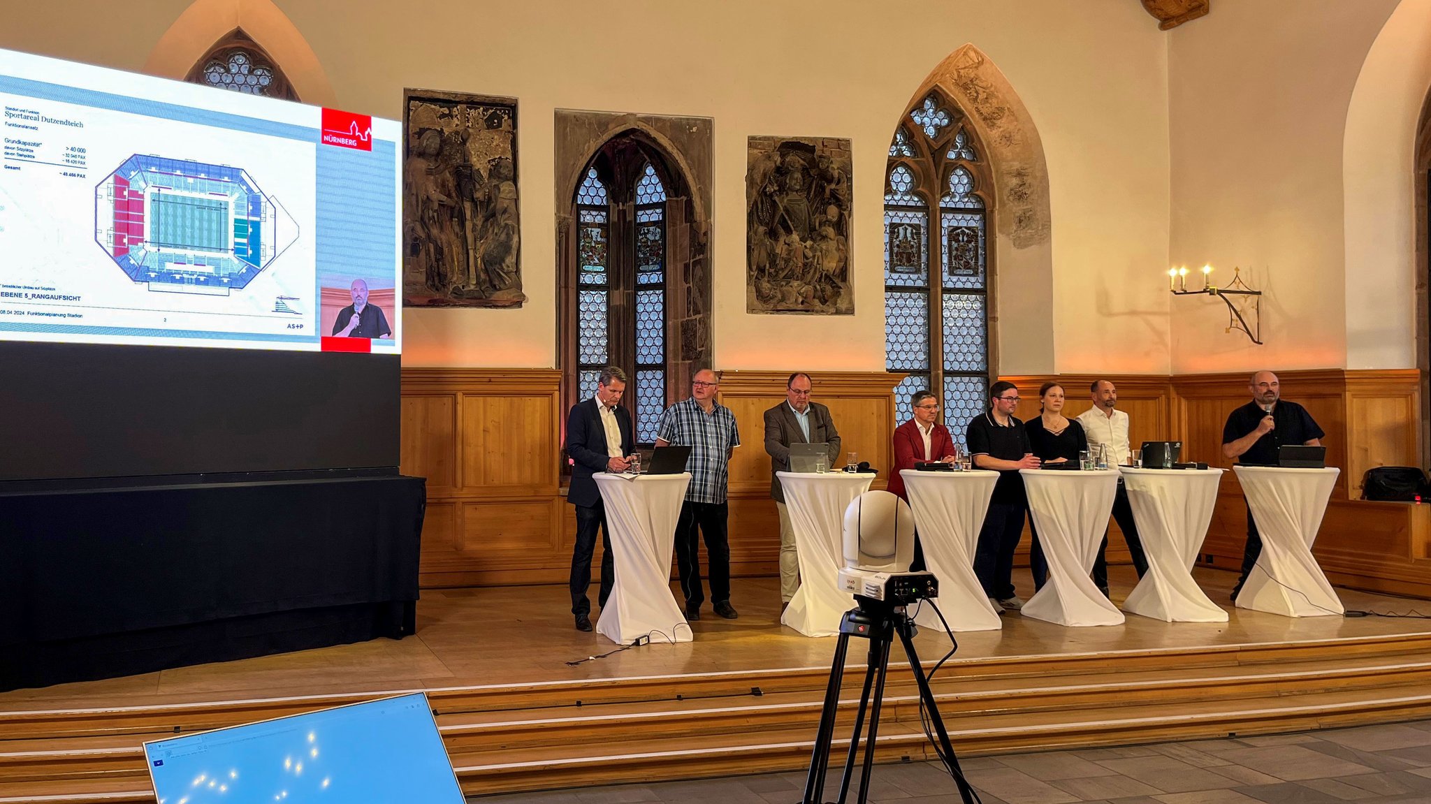 Podiumsdiskussion im Nürnberger Rathaus