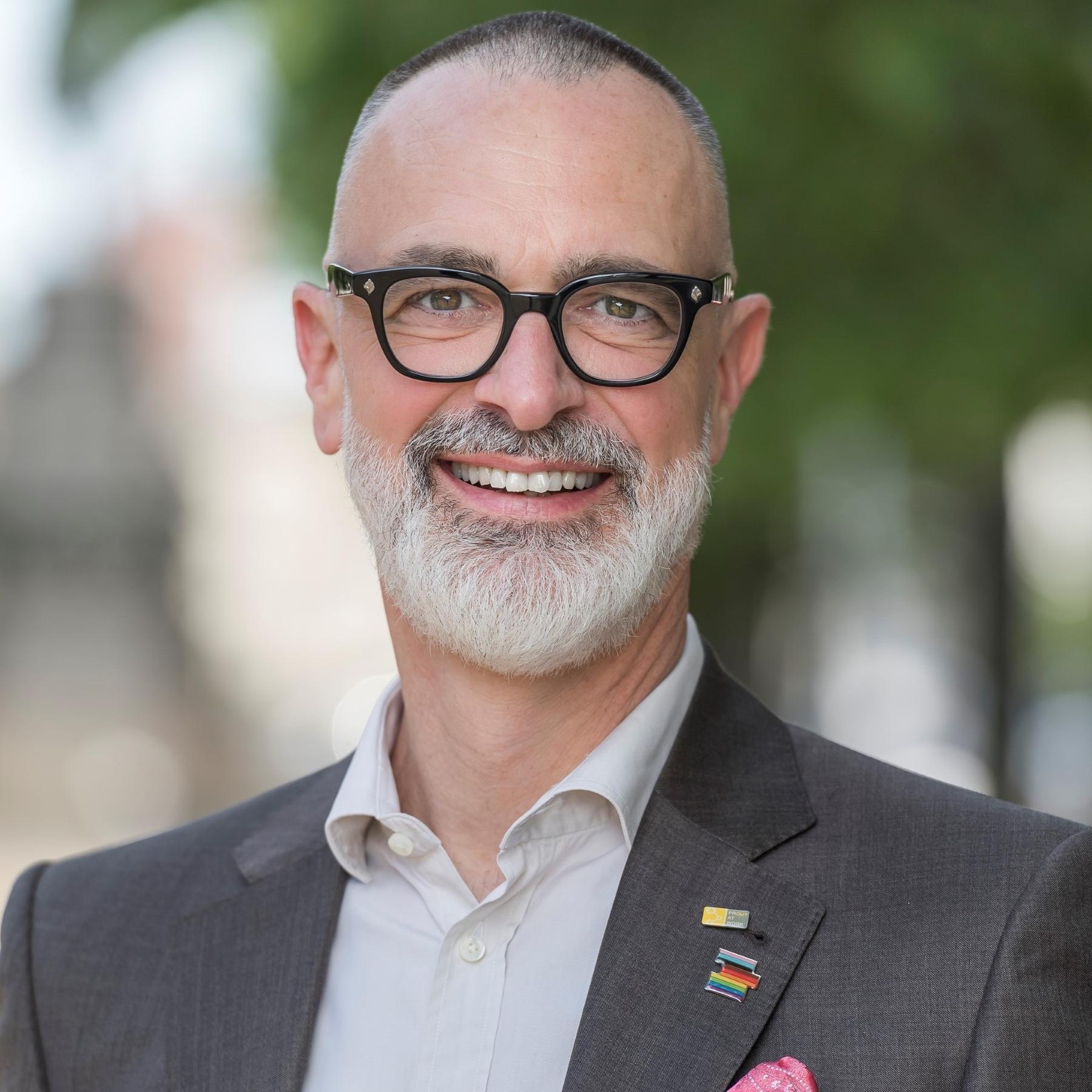 Warum es einen Pride Day fürs Arbeitsleben braucht: Albert Kehrer, 