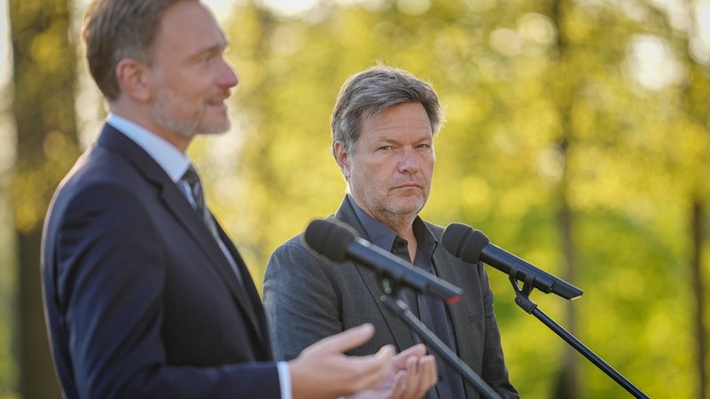 Christian Lidner, FDP und Robert Habeck, Grüne bei einer Pressekonferenz im Mai 2022