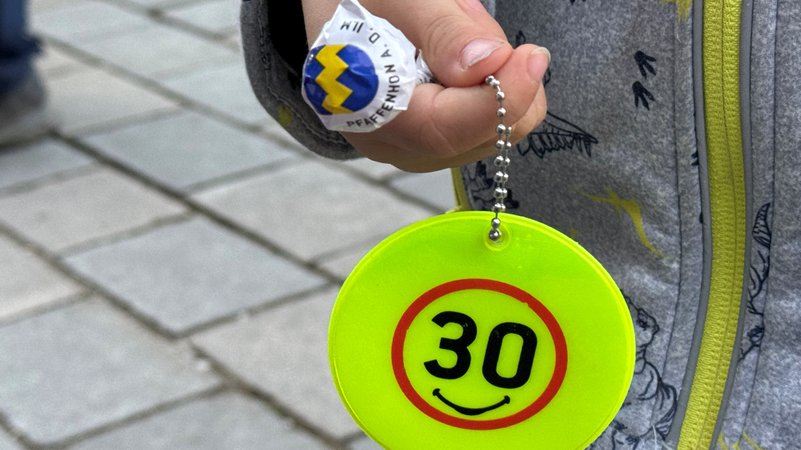 Den Radfahrern und Fußgängern zuliebe: Pfaffenhofen setzt auf Tempo 30. | Bild: Susanne Pfaller/ Bayerischer Rundfunk Den Radfahrern und Fußgängern zuliebe: Pfaffenhofen setzt auf Tempo 30.