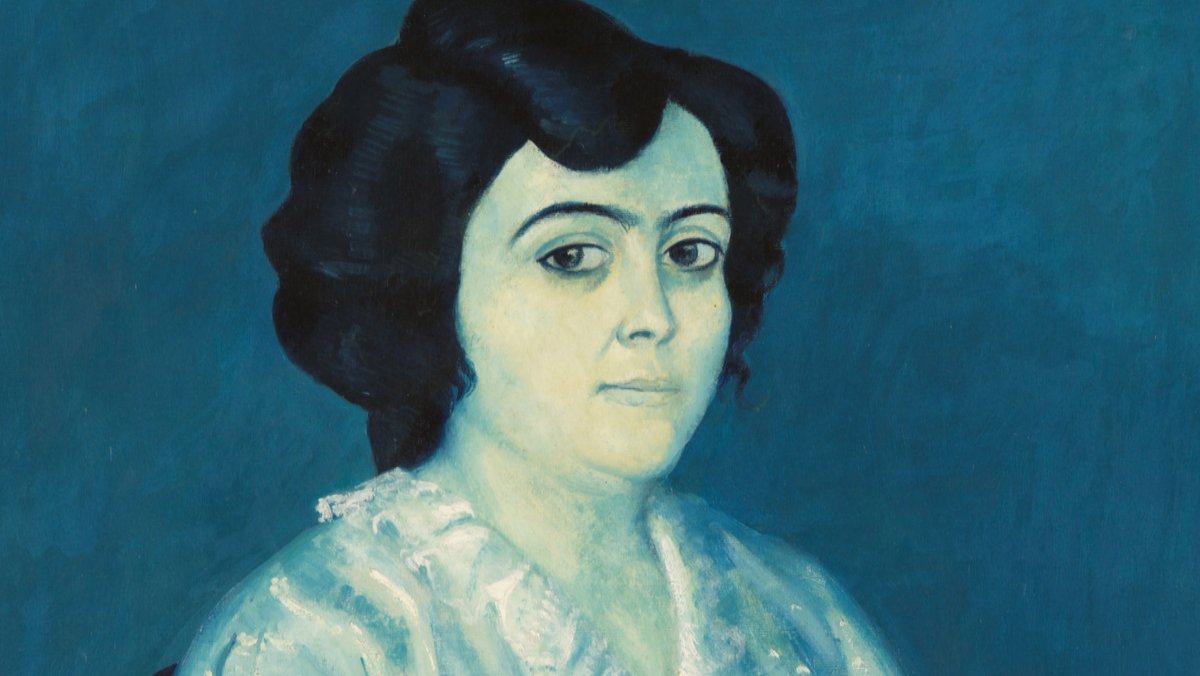 Gemälde einer Frau mit schwarzem Haar vor blauem Grund