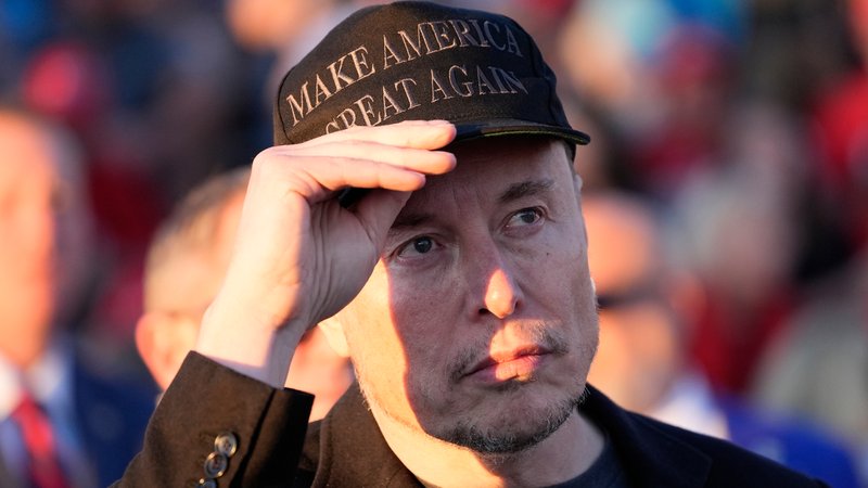 Vom Verbündeten zum Zweifler? Elon Musk bei einer Trump-Kundgebung in Pennsylvania | Bild: Picture Alliance Vom Verbündeten zum Zweifler? Elon Musk bei einer Trump-Kundgebung in Pennsylvania