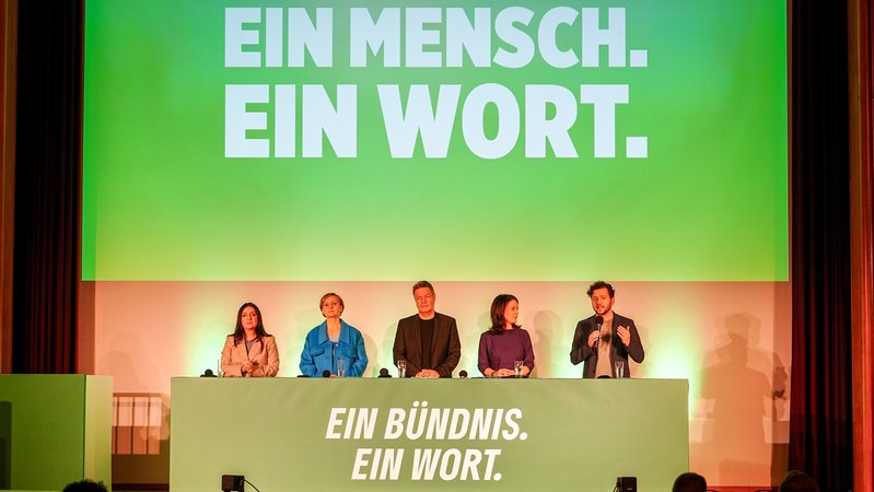Grünen Wahlprogramm – Robert Habeck für die "normalen Menschen" | Bild: picture alliance/dpa | Kay Nietfeld Grünen Wahlprogramm – Robert Habeck für die "normalen Menschen"