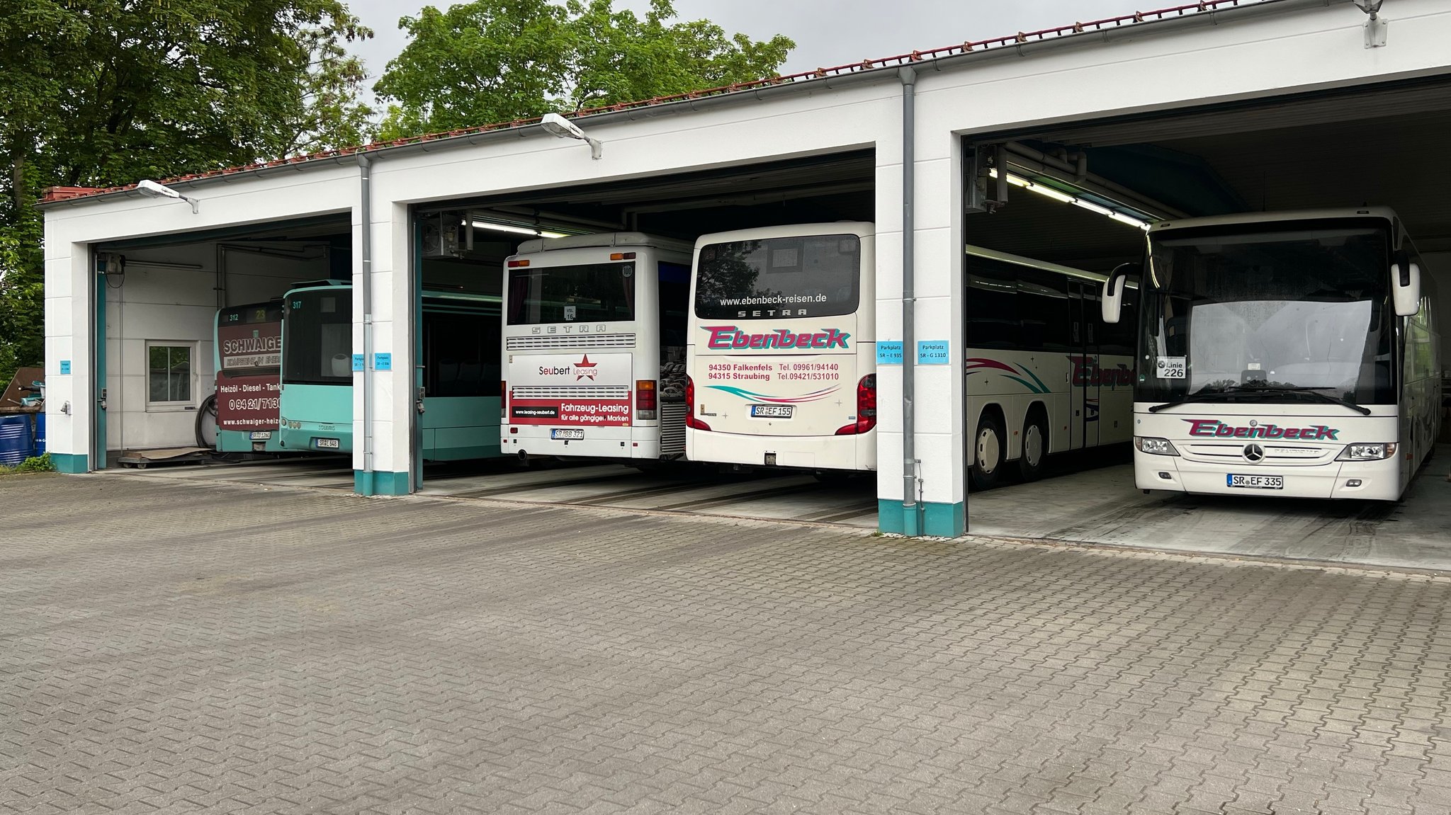 Busse blieben bis neun Uhr im Depot