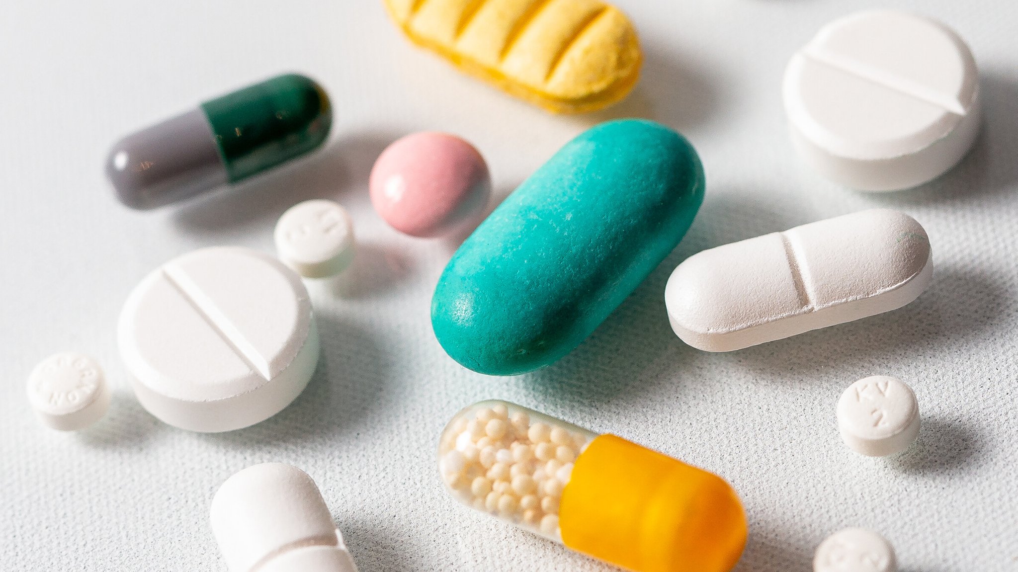 Verschiedene Tabletten | Bild: picture alliance / M.i.S.-Sportpressefoto | MiS Verschiedene Tabletten