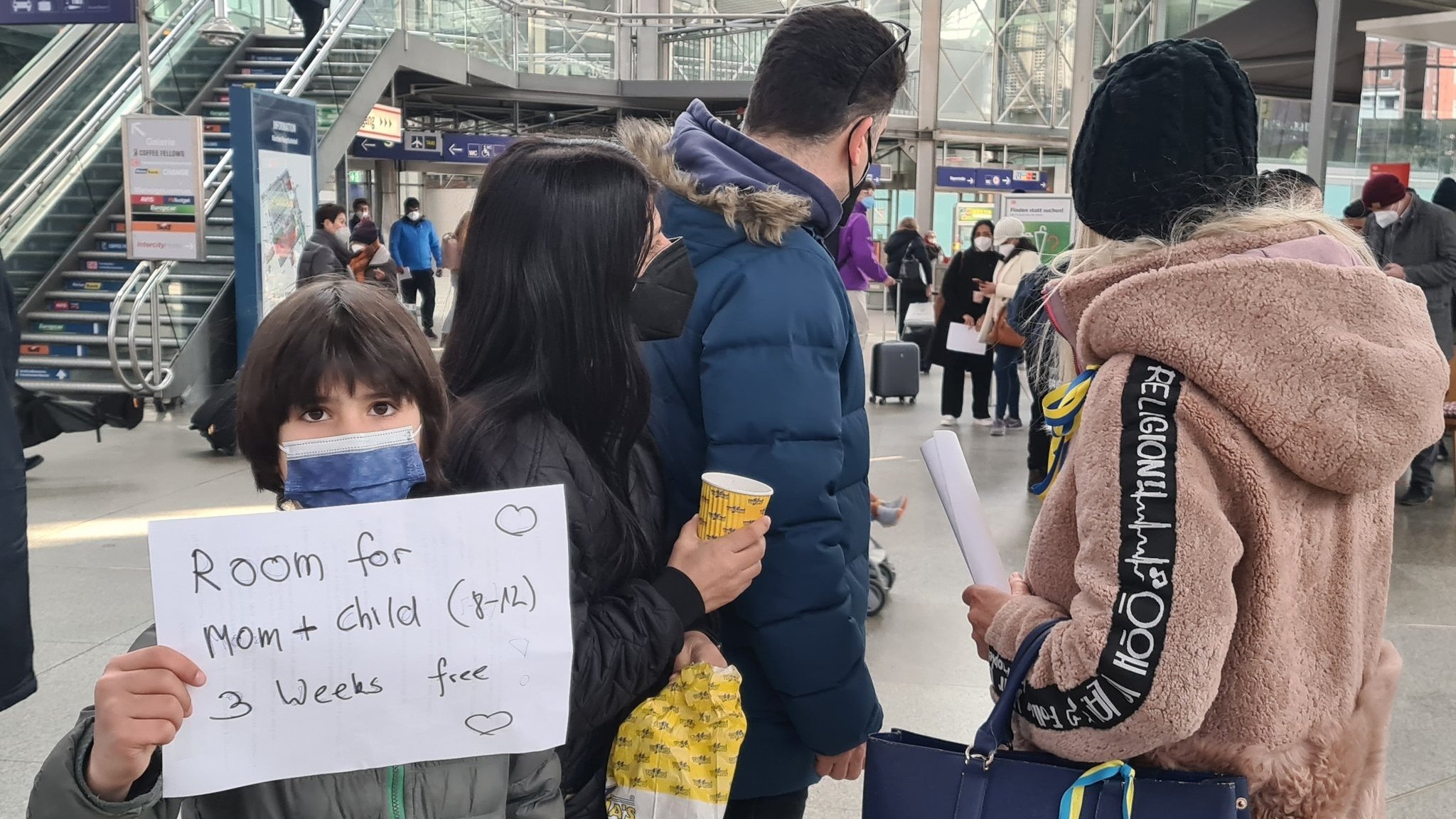 Privates Angebot für Flüchtlinge am Münchner Hauptbahnhof am Sonntag.