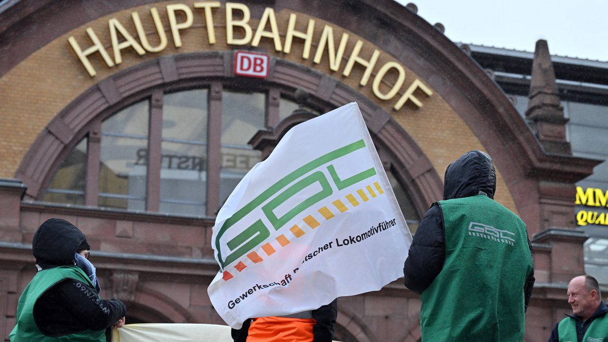 Die Lokführergewerkschaft GDL hat die Tarifverhandlungen mit der Deutschen Bahn für gescheitert erklärt. 