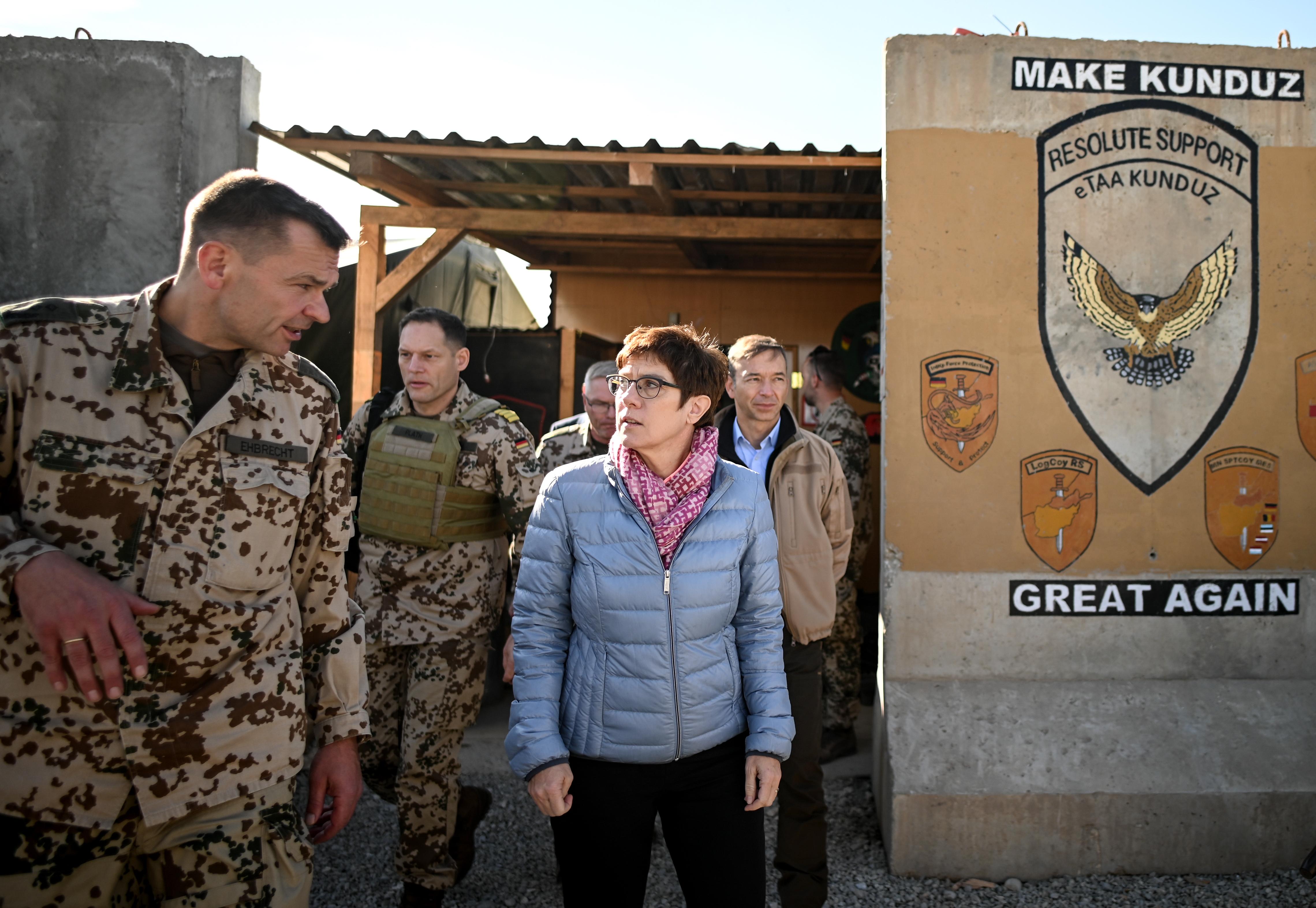 Bundesregierung Bundeswehr Einsatz In Afghanistan Verlangern Br24