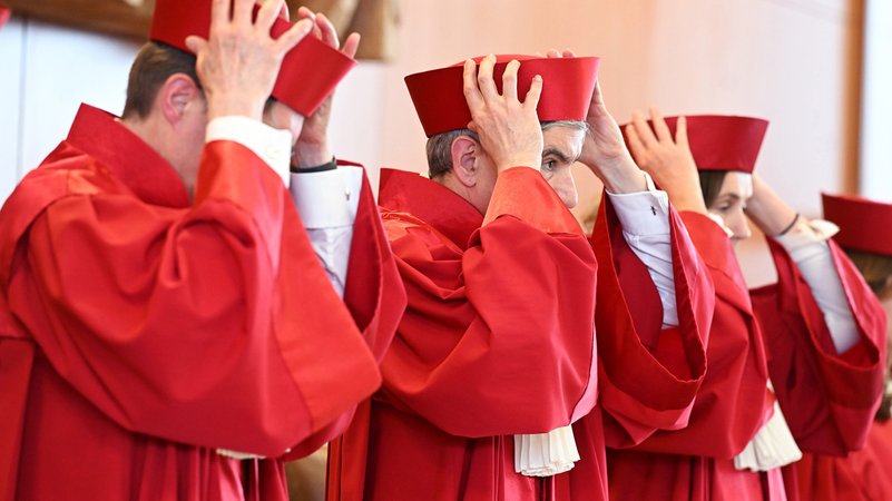 Heute wurde im Bundestag diskutiert, wie das Bundesverfassungsgericht in Zukunft vor dem Zugriff autoritärer Kräfte besser geschützt werden soll. | Bild: BR24 Heute wurde im Bundestag diskutiert, wie das Bundesverfassungsgericht in Zukunft vor dem Zugriff autoritärer Kräfte besser geschützt werden soll.