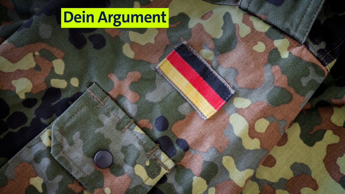 Aufgenähte Deutschland Flagge auf dem Ärmel einer Uniformjacke.
