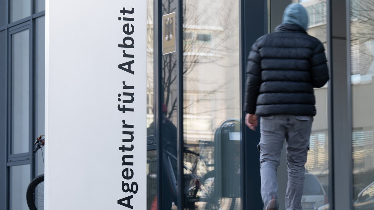 Häufig fehlende Qualifikationen: Jugendarbeitslosigkeit nimmt zu