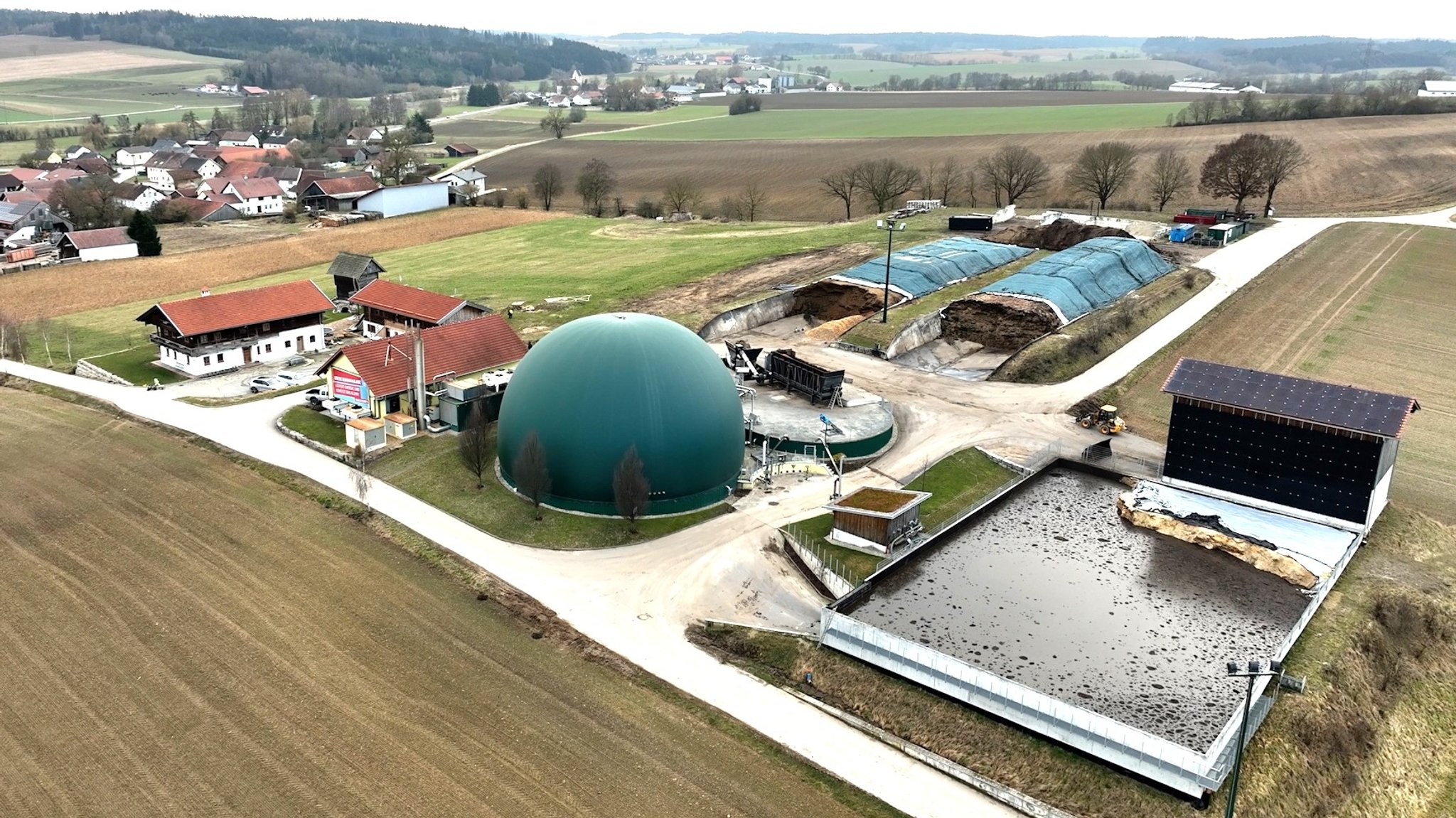 Die Biogasanlage von Markus Wagner in Neufahrn im Landkreis Landshut.