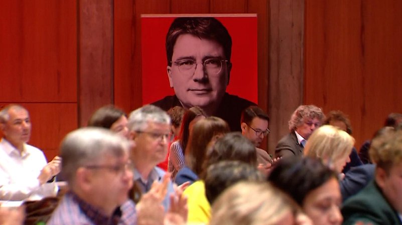 Bayerns SPD-Chef Florian von Brunn tritt nach dem Rückzug als Fraktionschef nun auch als Parteichef zurück. | Bild: BR Bayerns SPD-Chef Florian von Brunn tritt nach dem Rückzug als Fraktionschef nun auch als Parteichef zurück.