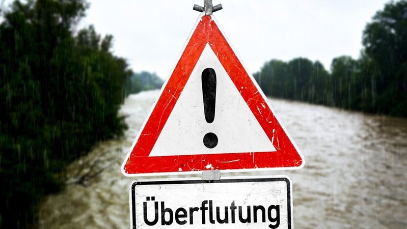 Starkregen und Überschwemmungen: in Zukunft immer häufiger | Bild: picture alliance / CHROMORANGE | Michael Bihlmayer Starkregen und Überschwemmungen: in Zukunft immer häufiger