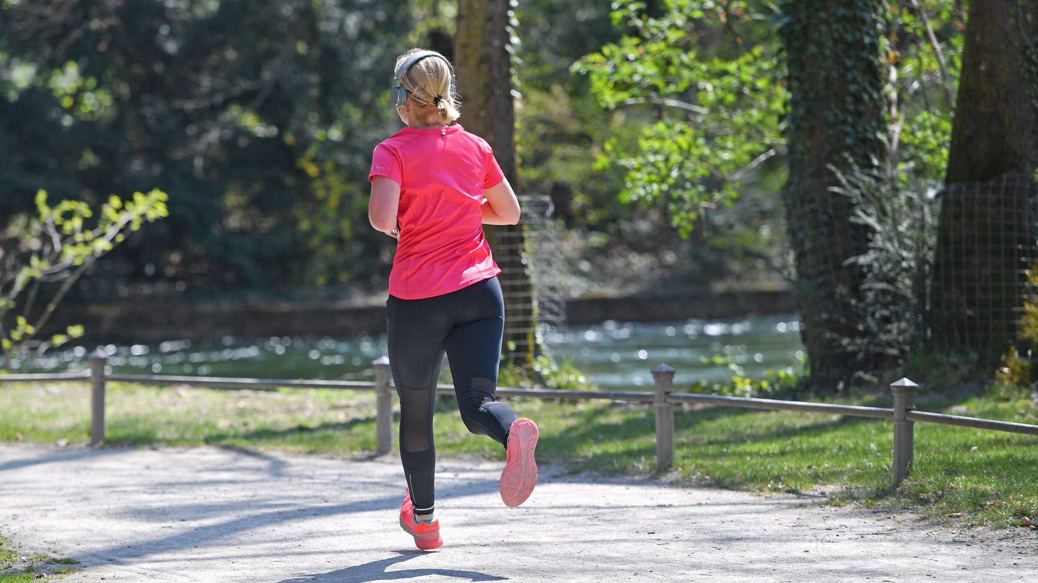 Joggerin im Englischen Garten