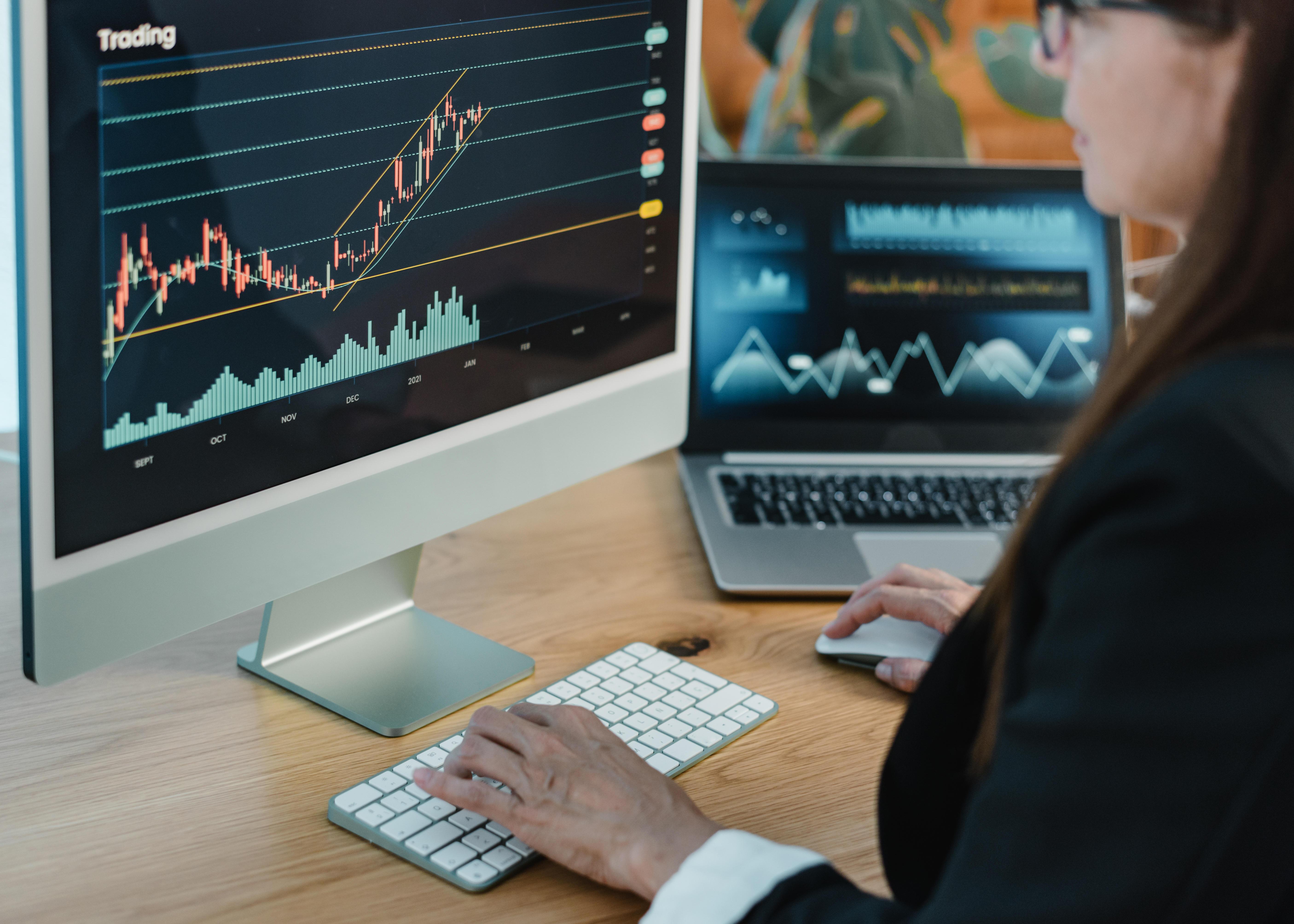 Government Bond Yields Rise While Prices Fall Amid High Inflation