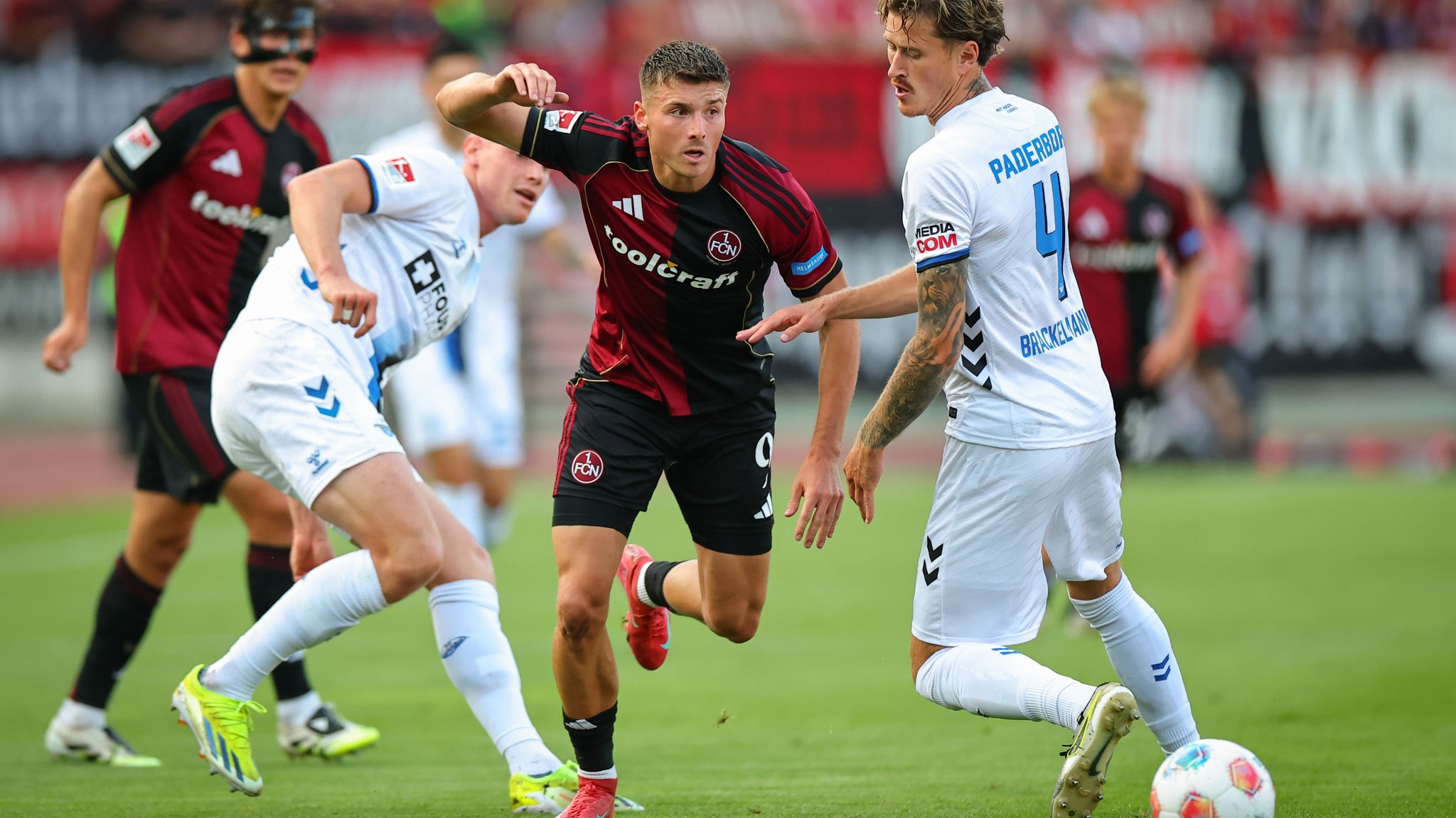 Torloses Remis gegen Paderborn: VAR rettet Club gleich zweimal