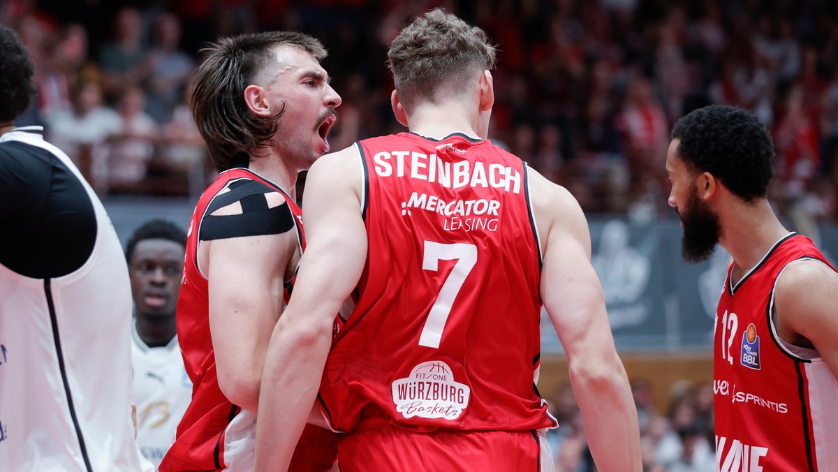 Play-off-Viertelfinale: Würzburg erzwingt Entscheidungsspiel