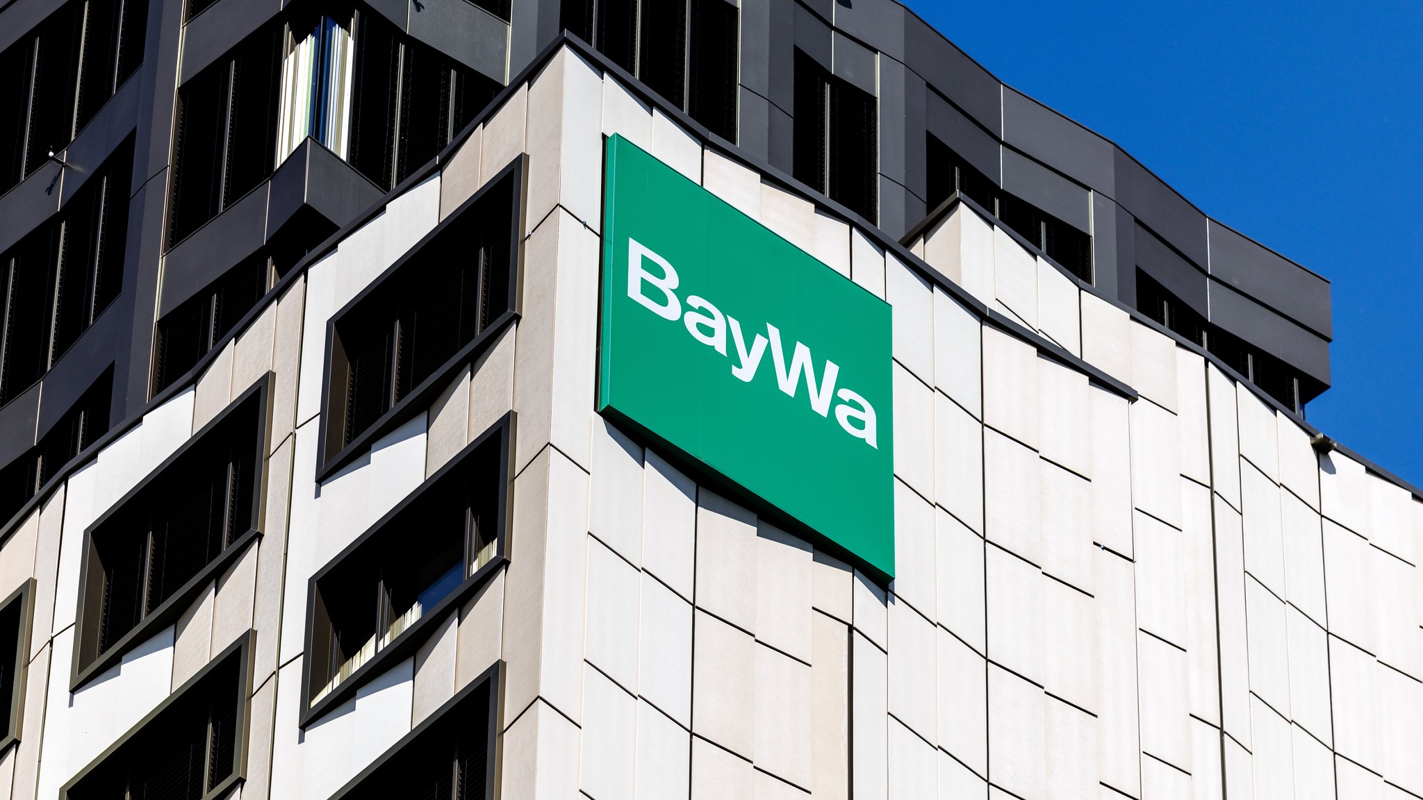 Logo der Baywa an einem Gebäude (Symbolbild) | Bild: picture alliance / dpa|Matthias Balk Logo der Baywa an einem Gebäude (Symbolbild)