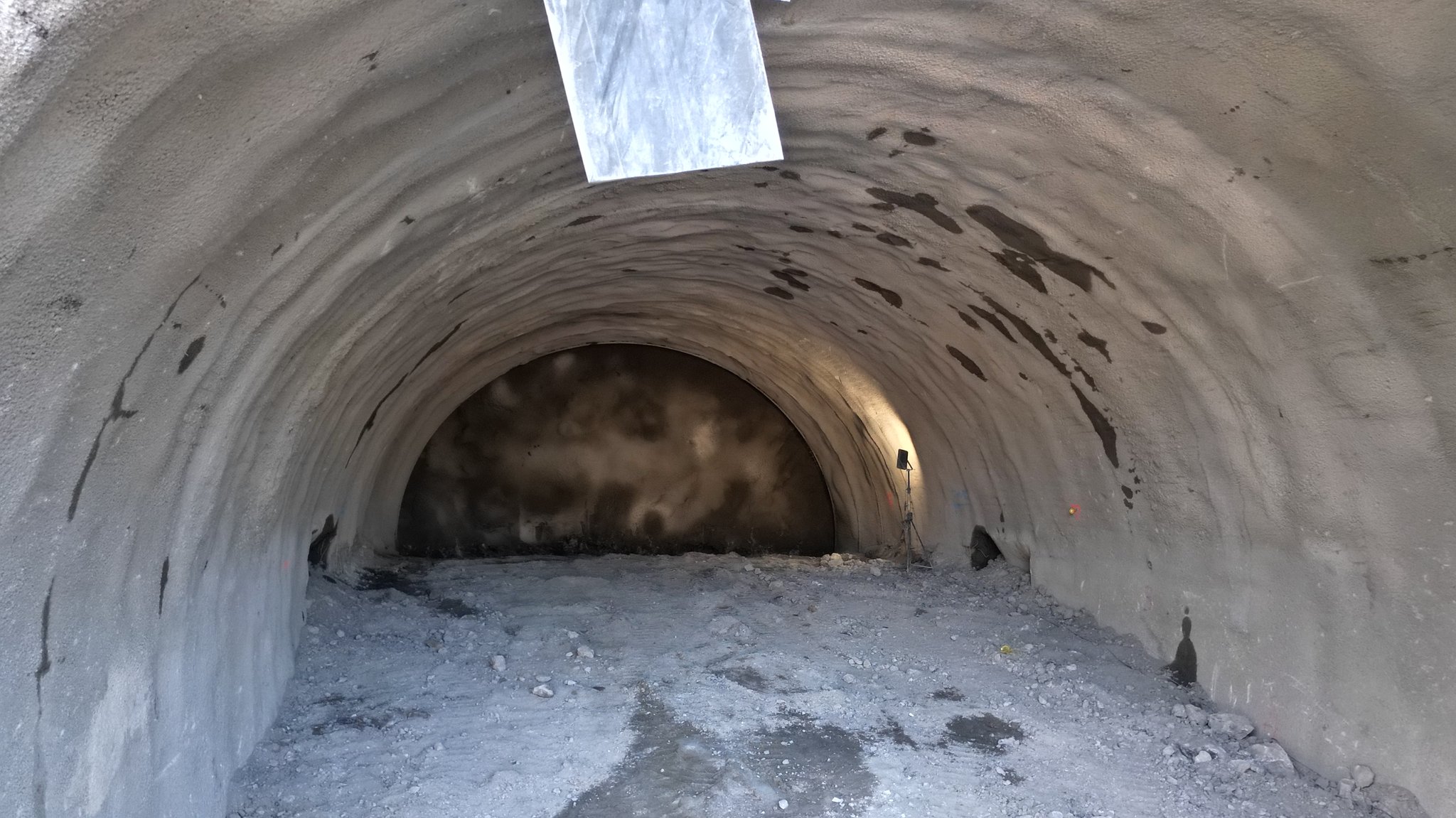 Die ersten Meter sind bereits geschafft im Auerbergtunnel.