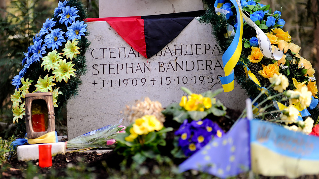 Der Grabstein des ukrainischen Separatistenführers Stepan Bandera, aufgenommen am 07.03.2014 auf dem Waldfriedhof in München. 