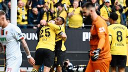 Youssoufa Moukoko bejubelt seinen Treffer gegen Augsburg | Bild:picture-alliance/dpa
